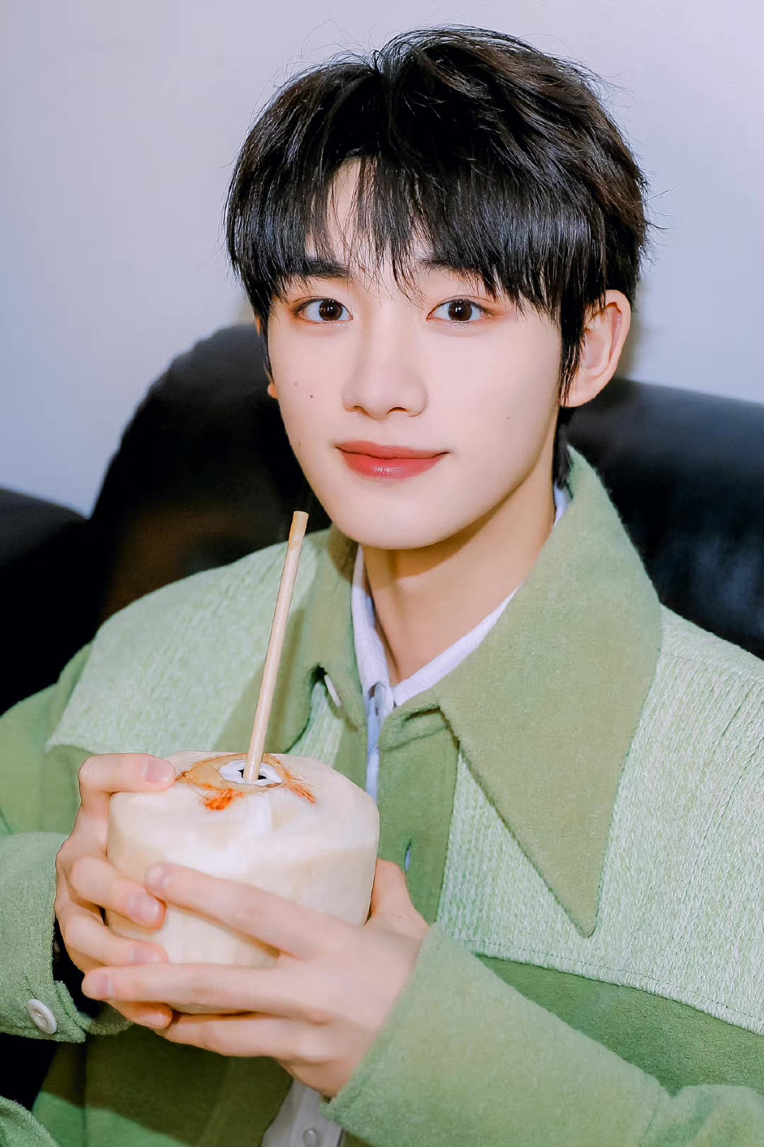 今天看到丁程鑫的照片,真的被他的颜值惊艳到了!