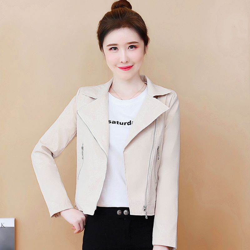 时尚女款西装百搭风, 简约优雅气质映空.