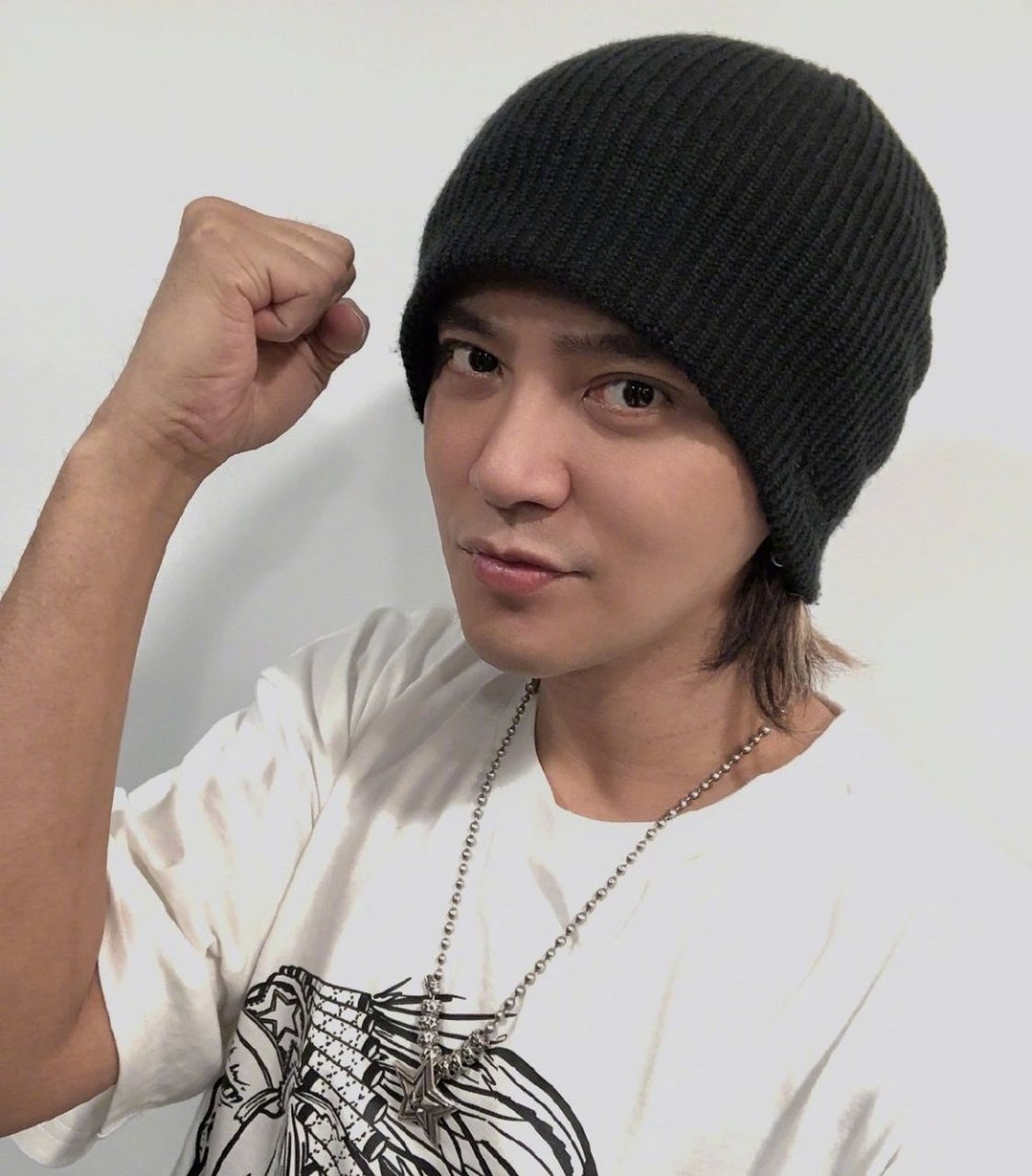 罗志祥发文总结2020# 罗志祥晒陪妈妈过圣诞的照片,并发文总结2020