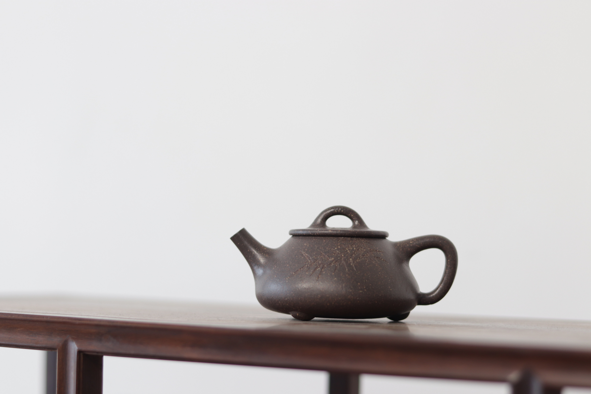 tea time 95  今天想分享一下我入手的这款泥制茶壶,它的造型真的让