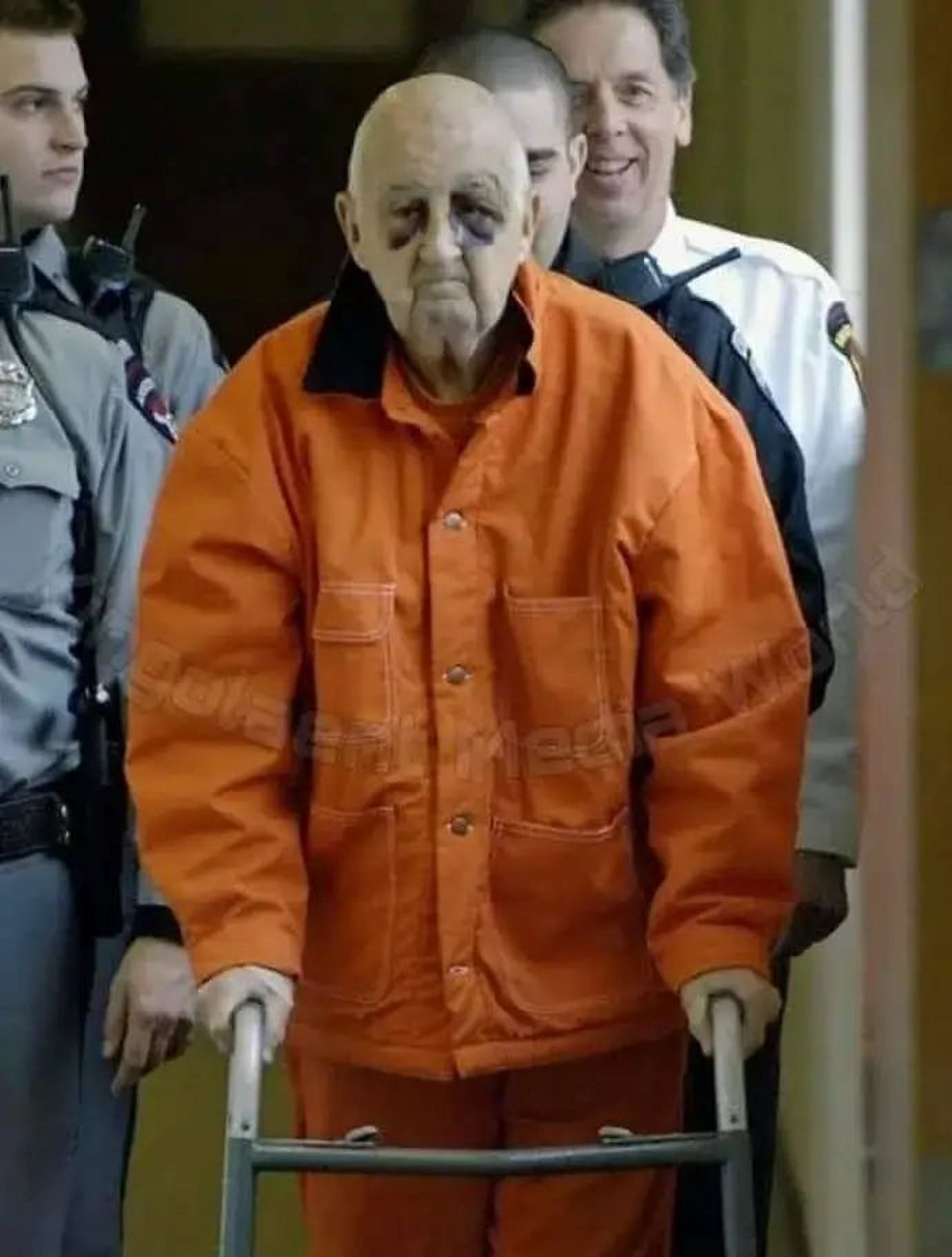 传说中让你把牢底坐穿,他是世界上坐牢时间最长的囚犯,自 1950 年入狱