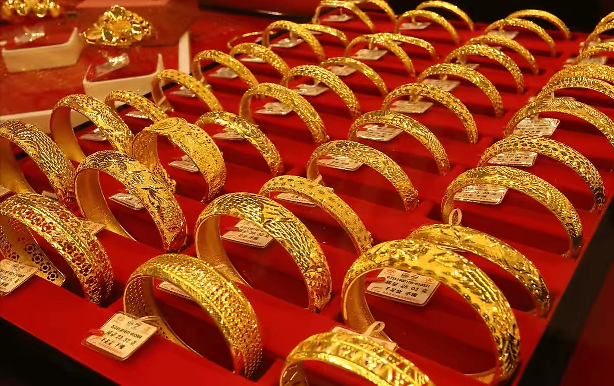 黄金保值(黄金保值是金条好还是饰品好)