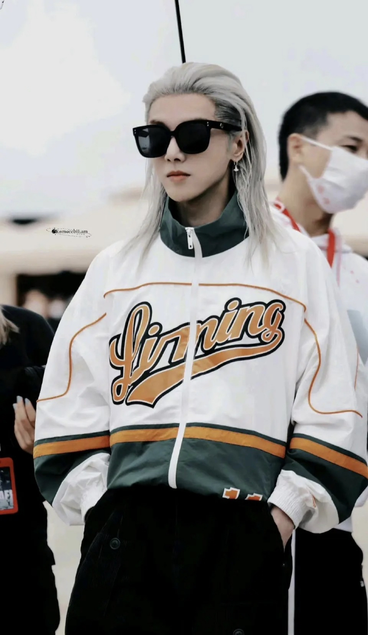 华晨宇银发造型,这个倒三角脸型怎么样?