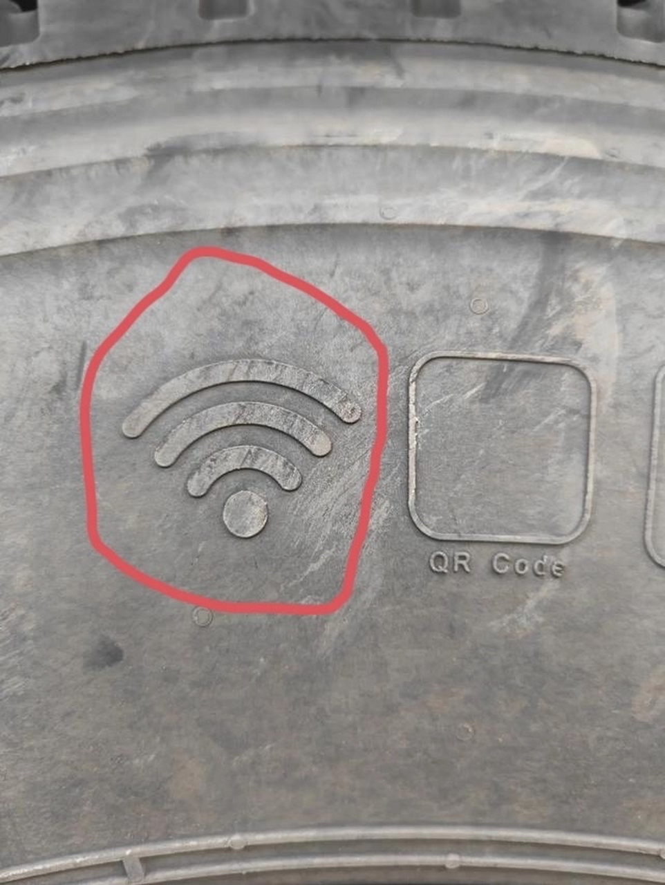 万能的度友,轮胎上这符号啥意思?