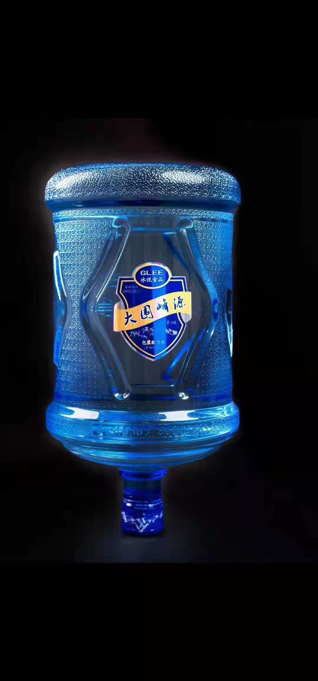 购买桶装水,要选择有一定规模,产品质量和服务质量较好的品牌企业.