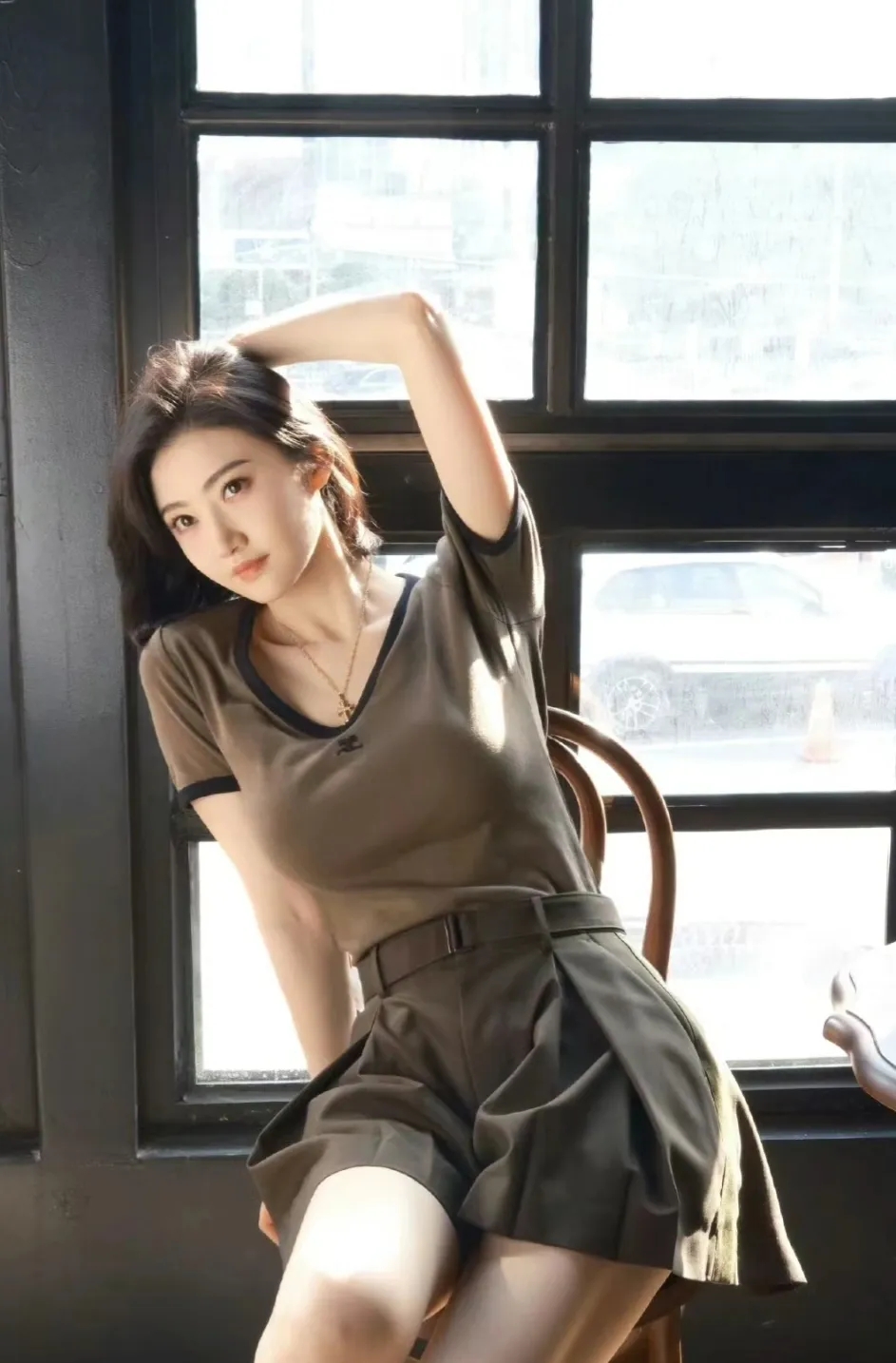 景甜这组照片也太诱人了 身材丰腴,又娇憨又甜美又妩媚动人[并不简单]