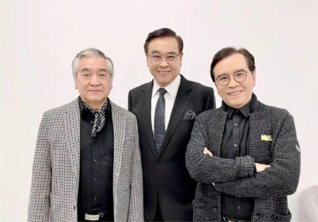 姜大卫尔冬升兄弟三代同堂新春团拜!独欠大哥秦沛,女儿代为出席.