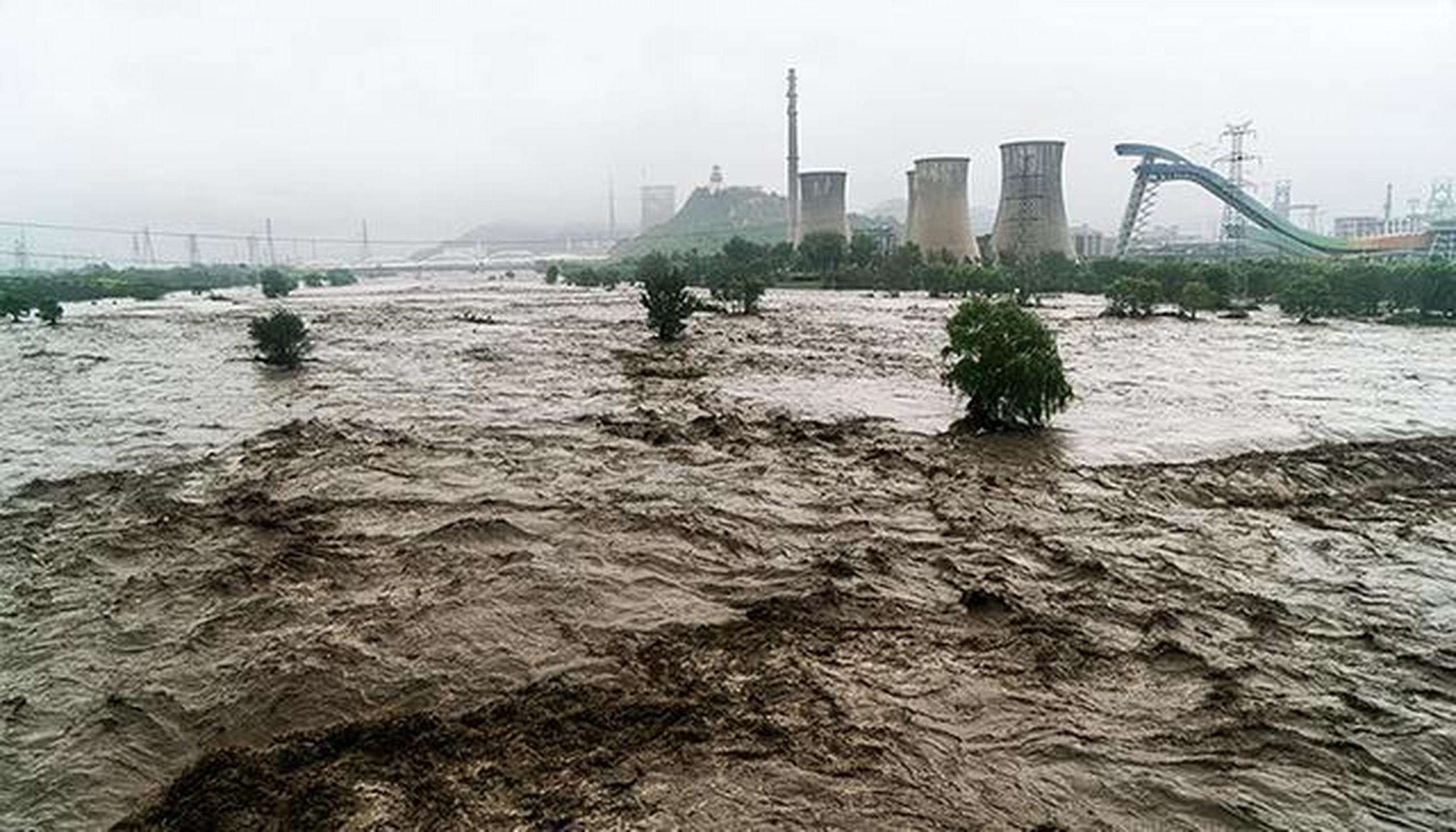 北京##北京暴雨#  受台风"杜苏芮"影响,北京这次强降雨伤害惨重