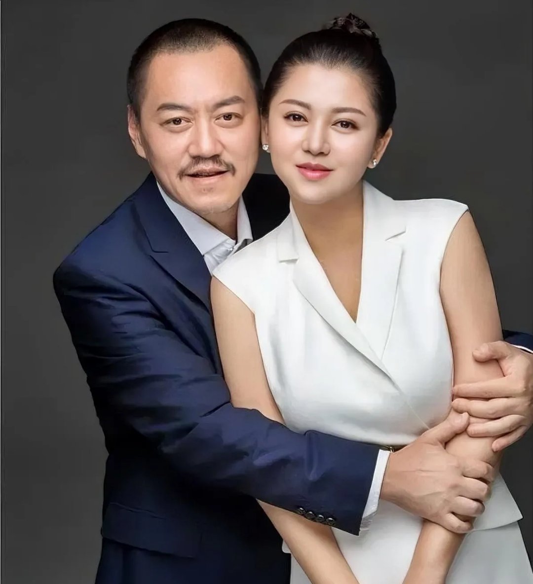 家务都被媳妇包揽,自己啥都不做,连晒个衣服都能闹笑话!