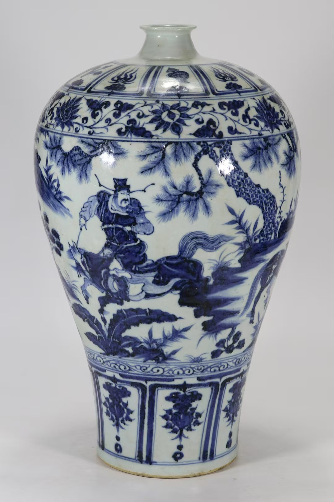 元青花萧何月下追韩信故事图纹梅瓶,高43.5厘米