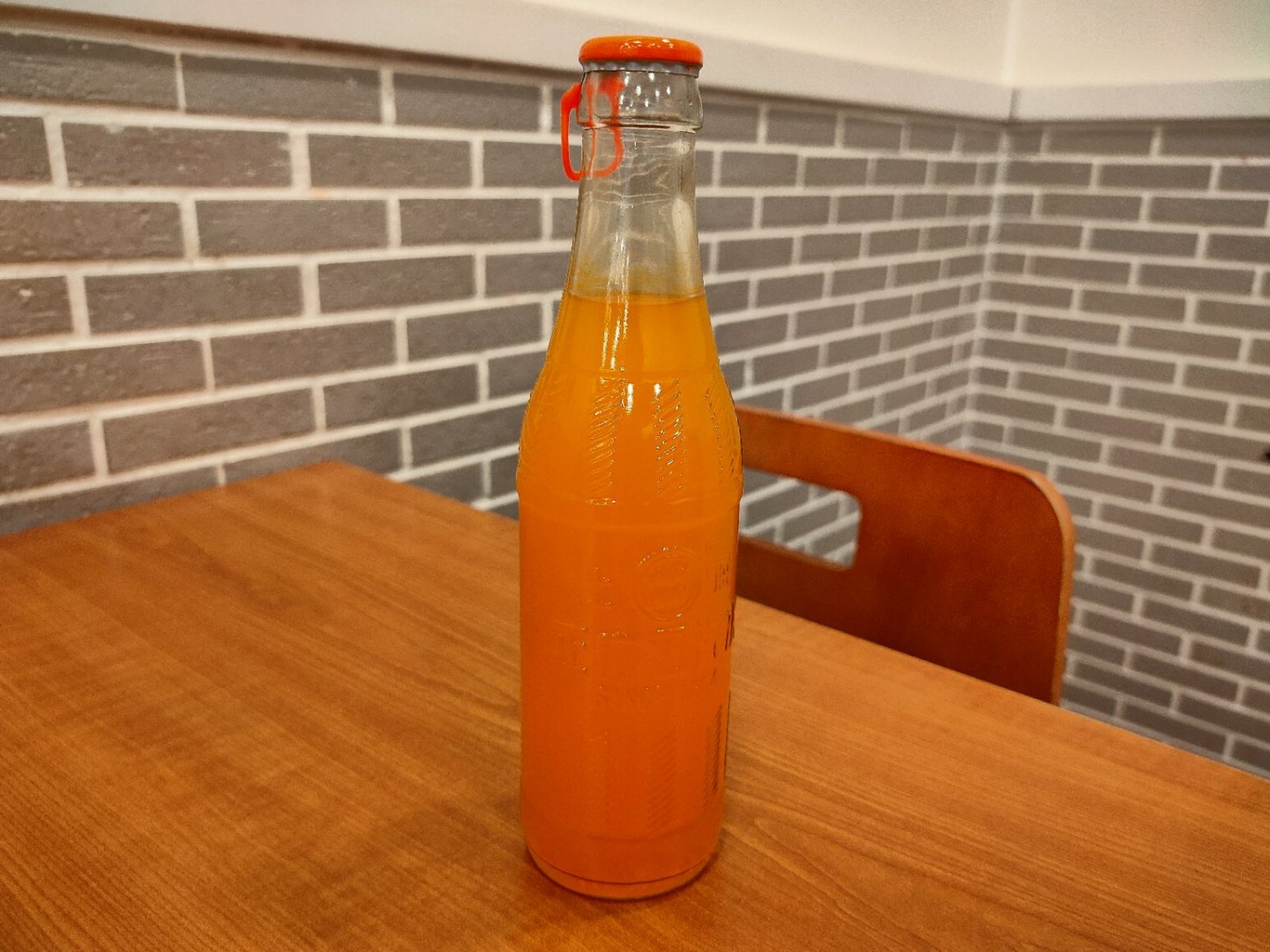 悄然上市,正广和鲜桔水.感觉和小时候喝过的味道不太一样.