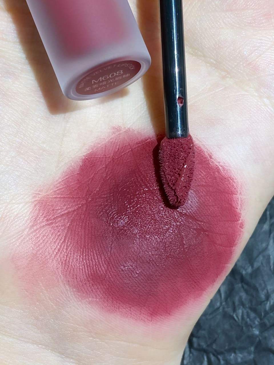 唇膏鲨(唇膏保质期一般是多久)