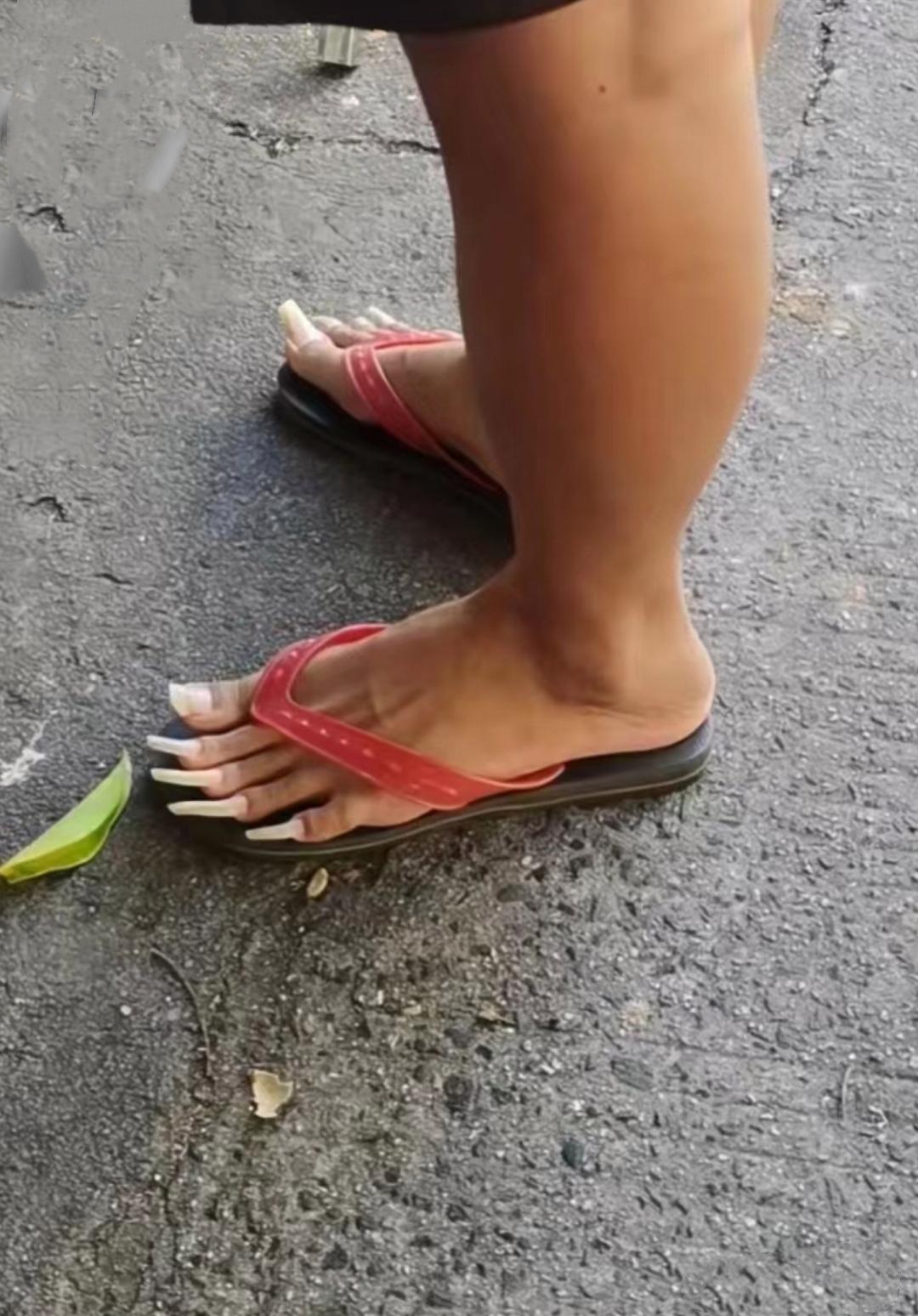 对于这样的情况你么 拖鞋图片搞笑图片穿拖鞋的脚搞笑拖鞋丑拖鞋小哥