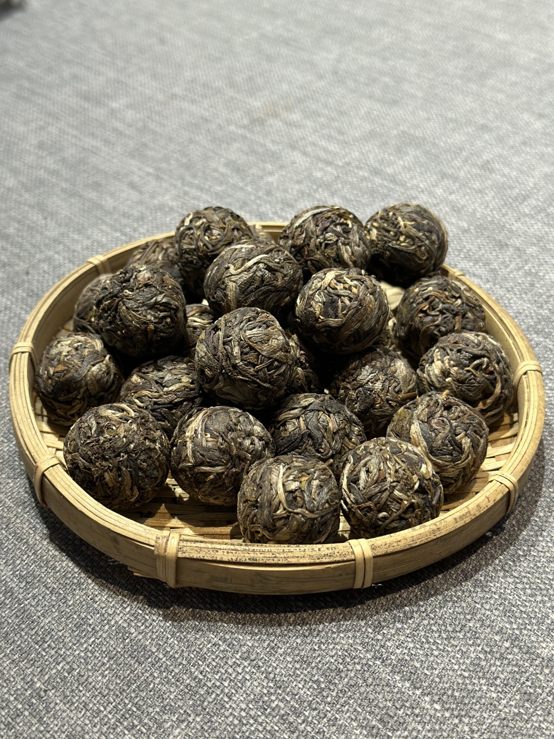 采用2022年原料制作的古树茶(龙珠),最佳新年礼品茶我