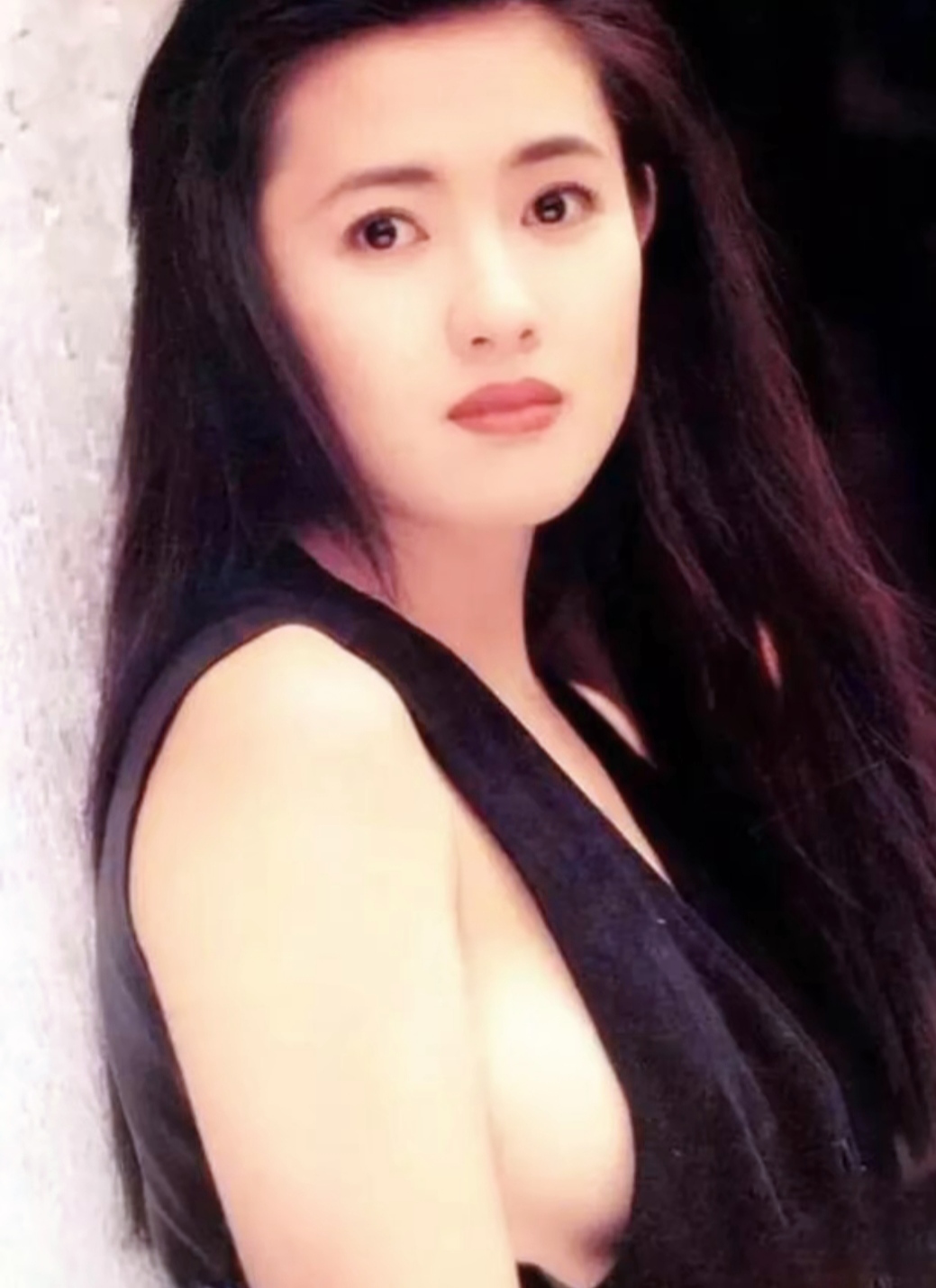 蜜桃女神李丽珍性感写真照#养眼美女# #明星生图大赏# #李丽珍# #娱乐