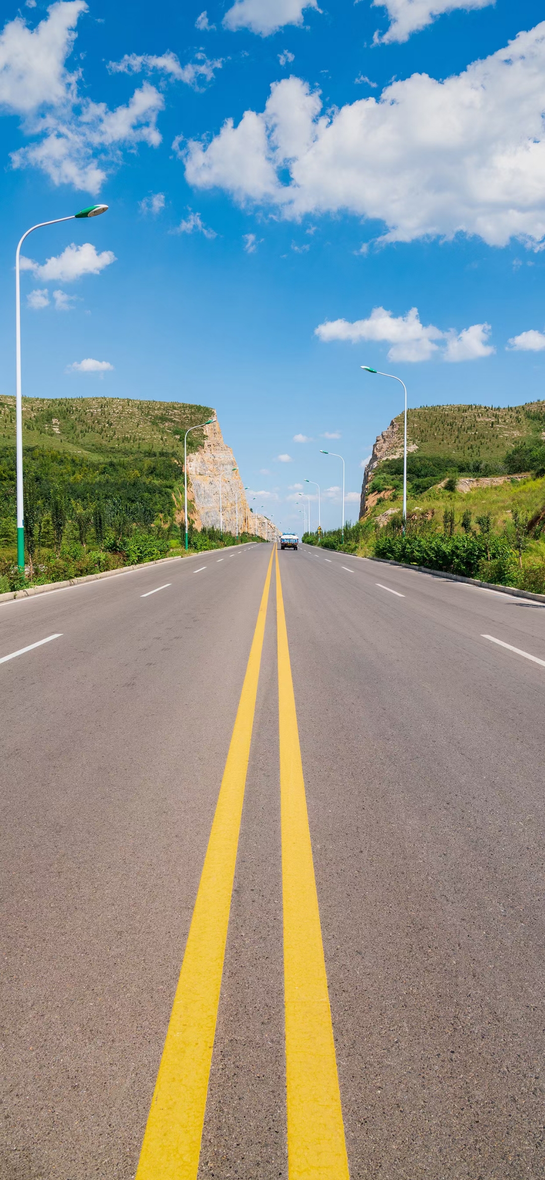 宽阔道路风景图图片