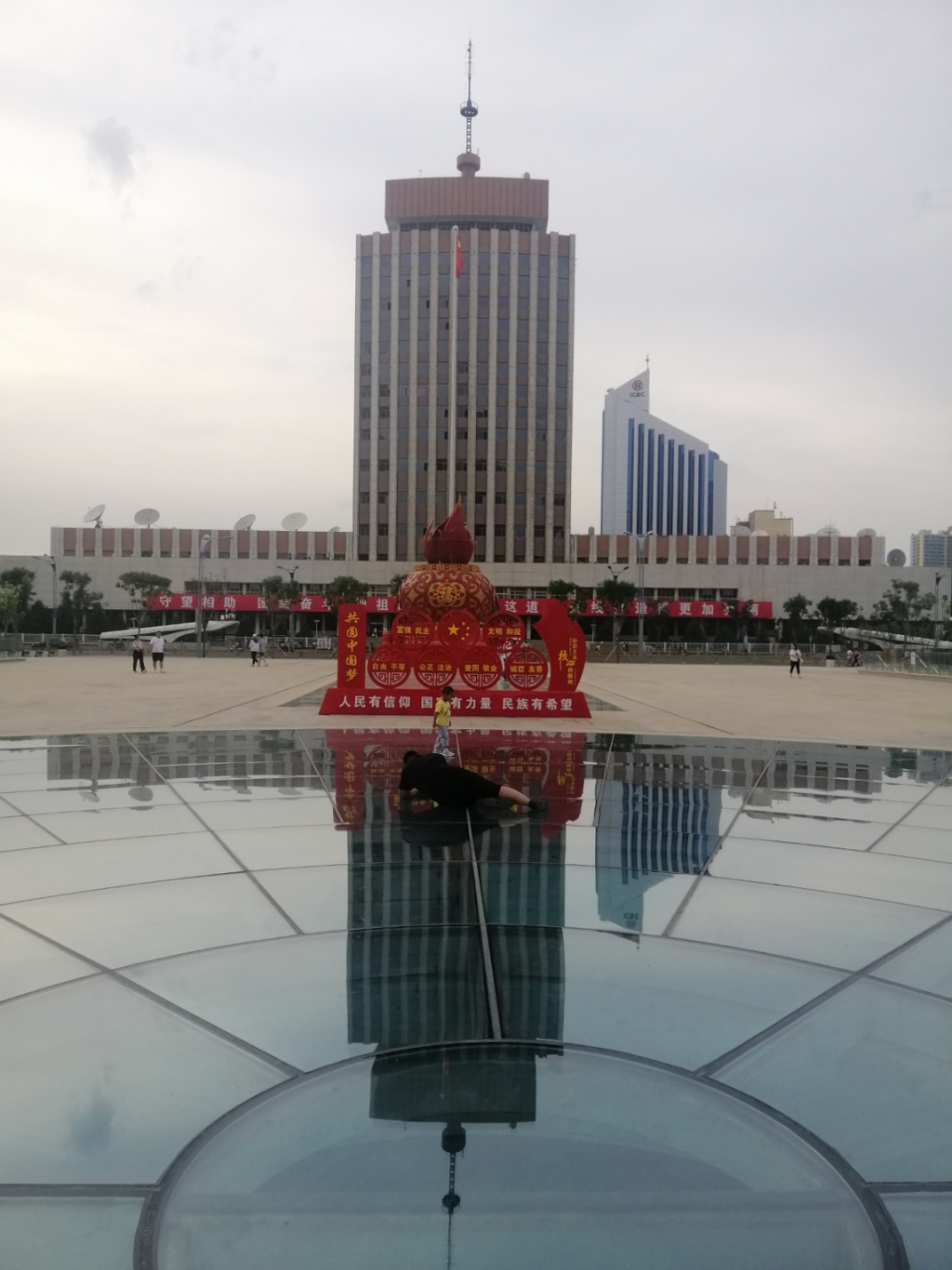 呼和浩特新华广场南北的标志性建筑!