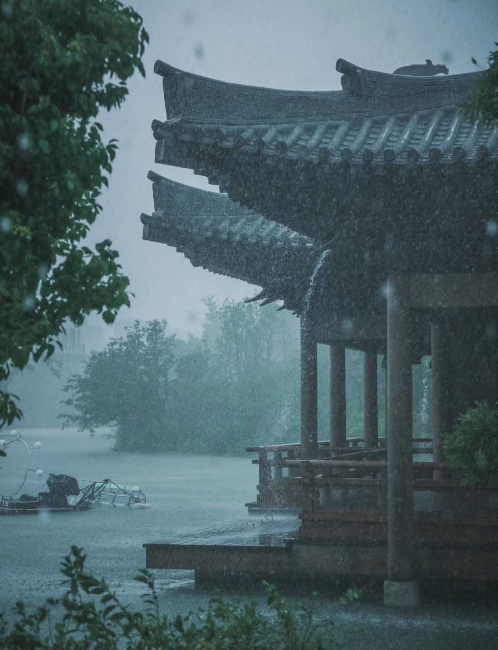 凭栏听雨唯美图片图片