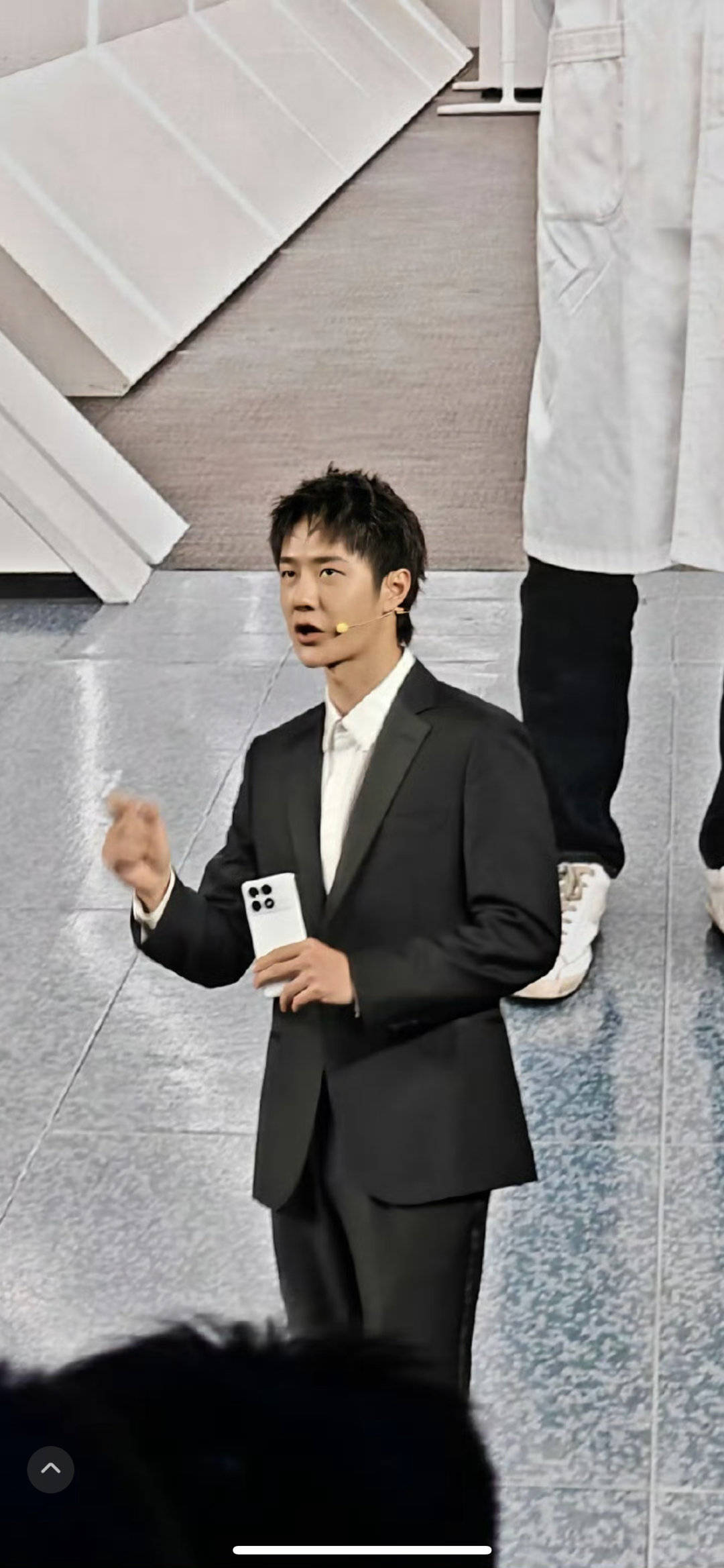 烦着呢别理我go 来看王一博"盛世美颜"