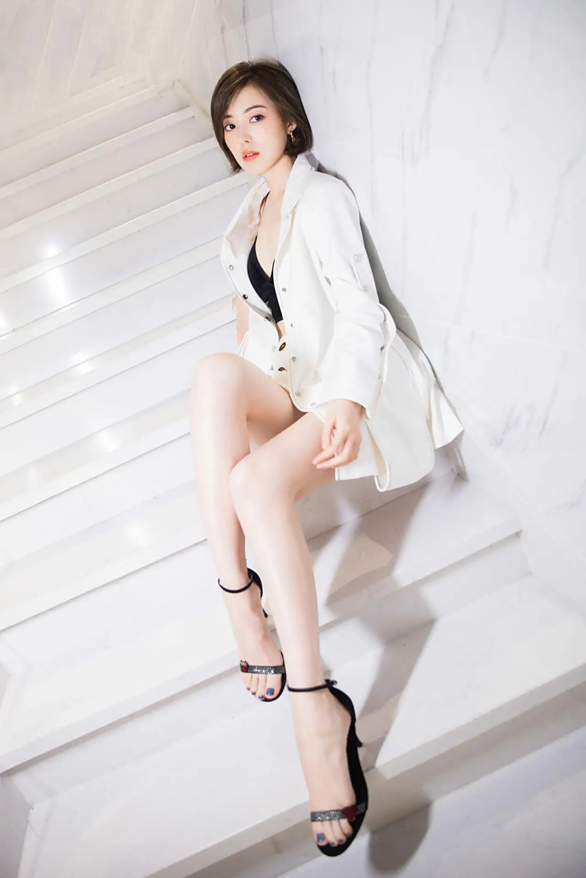 何美璇,中国内地女演员,1994年6月29日出生于辽宁省,毕业于北京电影