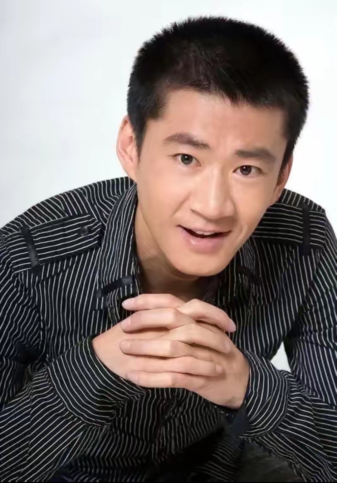 演员李嘉明向西藏捐款2万元竟遭质疑,这事儿实在让人忍不住要吐槽