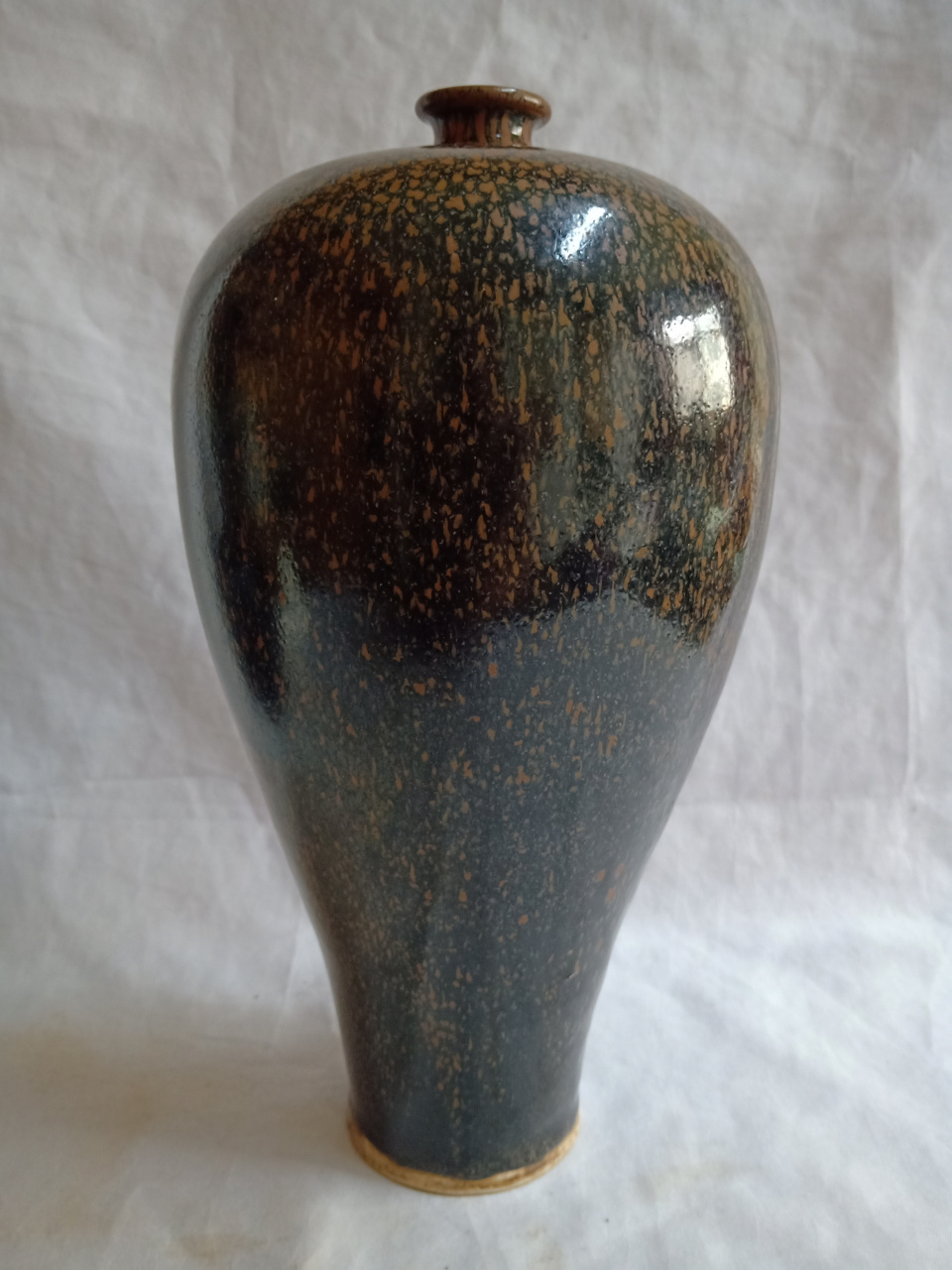 油滴釉定窑瓷梅瓶