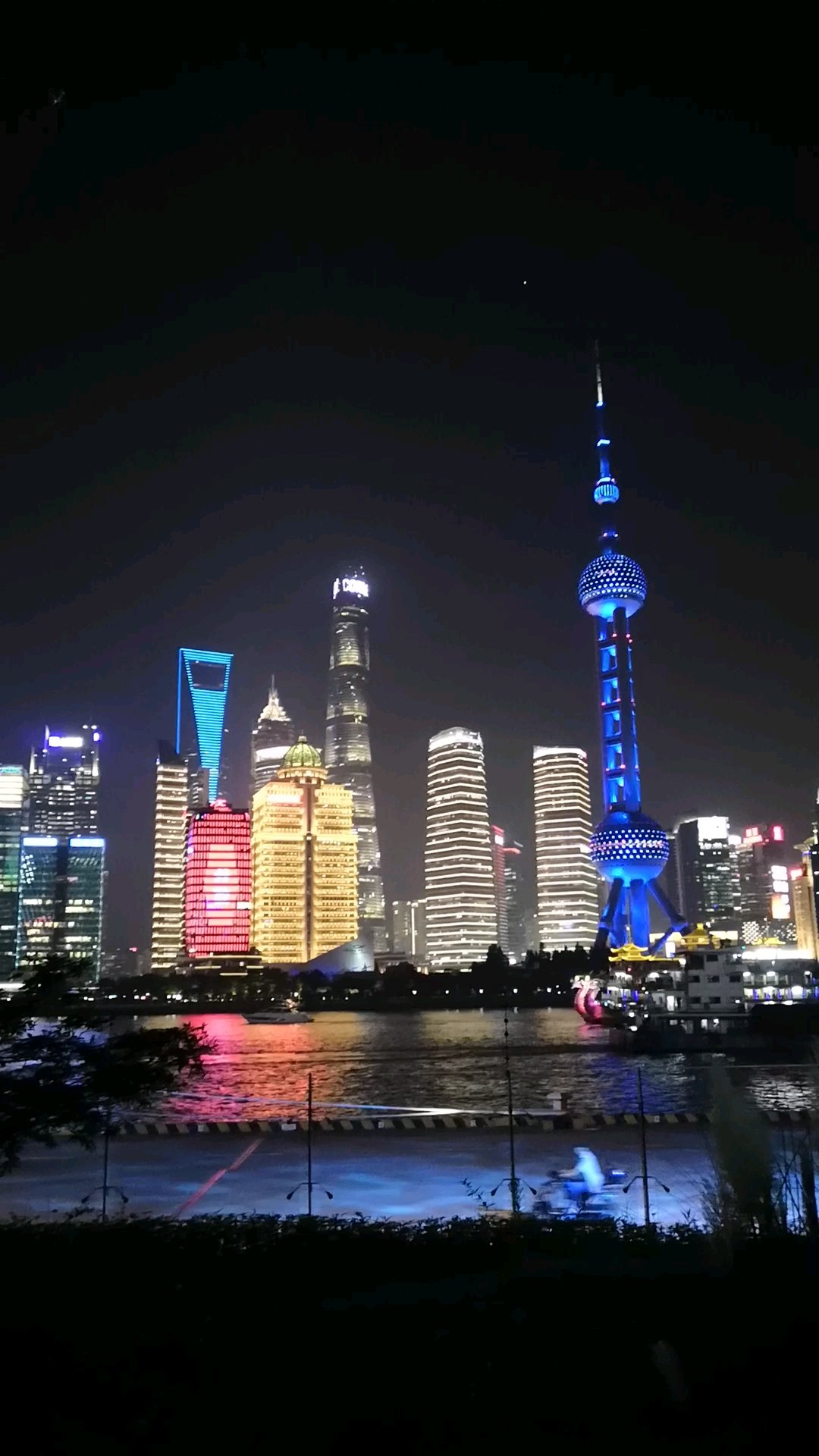 遇見好風景# 上海外灘夜景,體會上海之大之瑰麗多姿