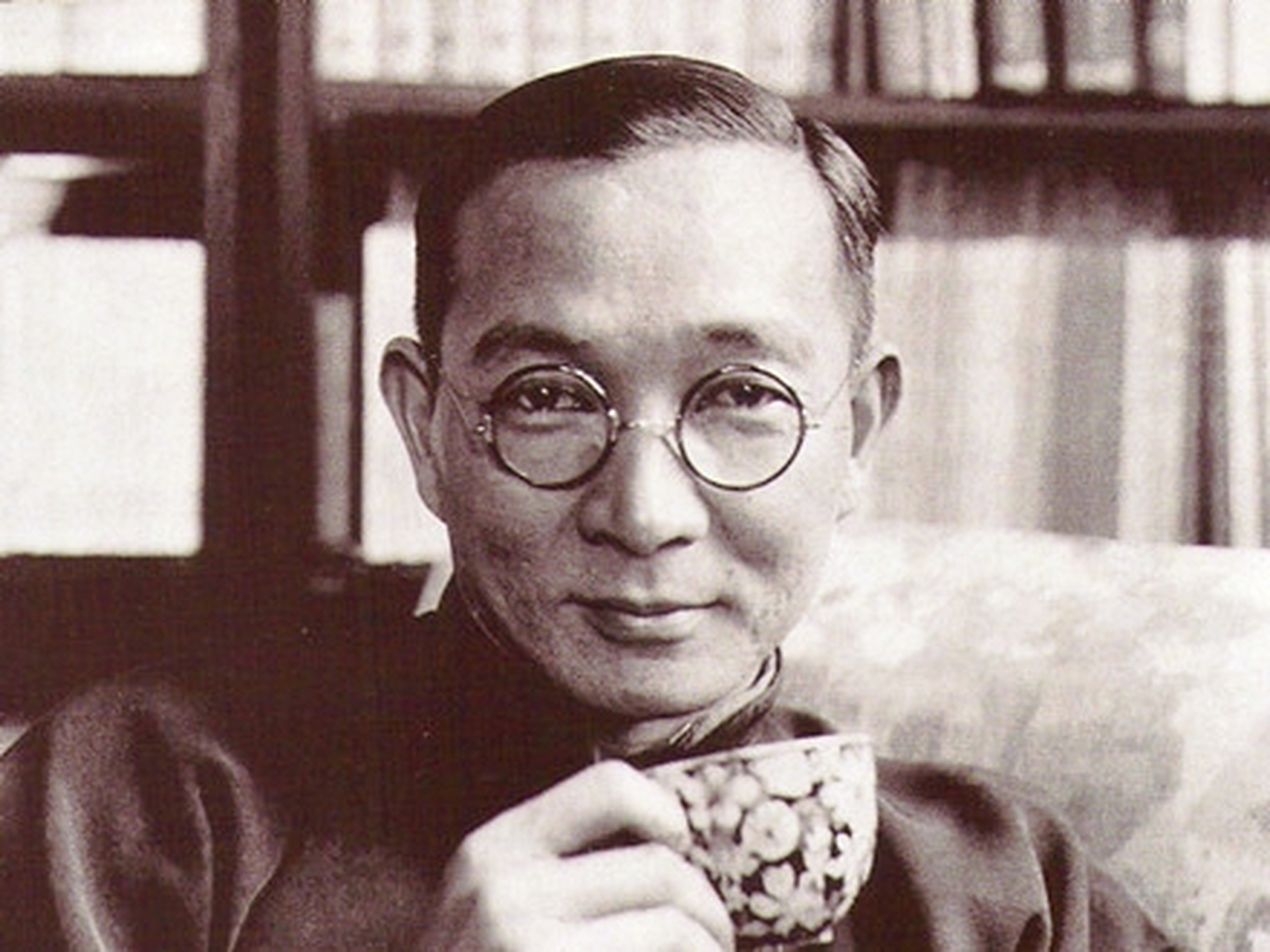 林语堂说"幸福"其实很简单: 一是睡在自家的床上; 二是吃父母做的饭菜