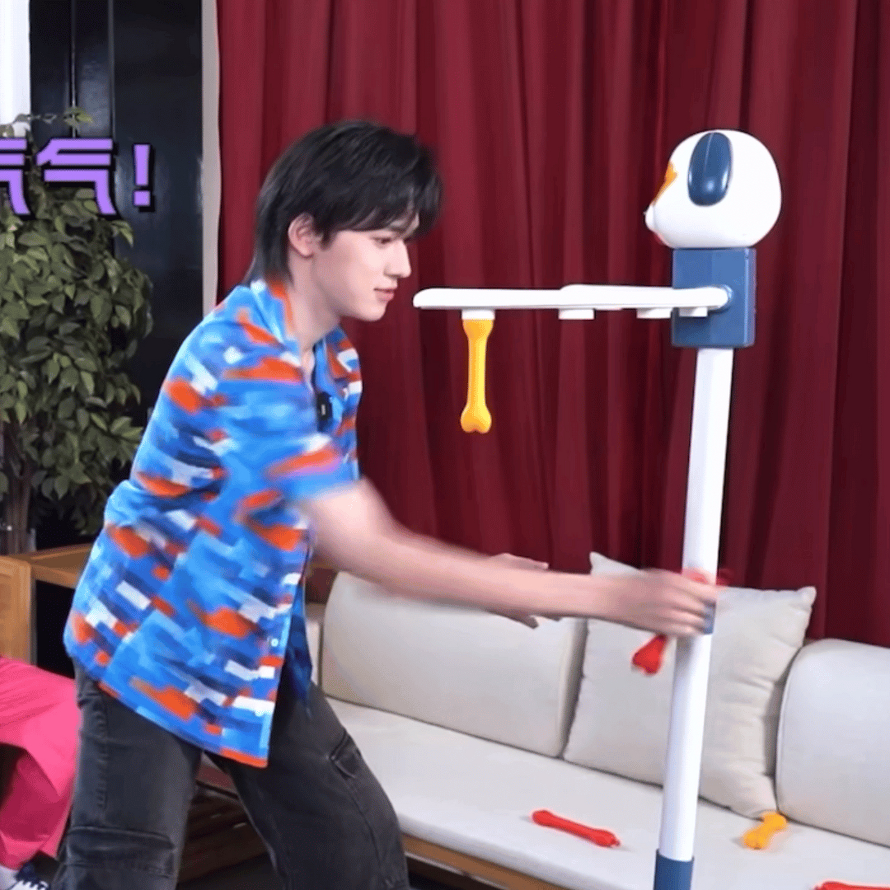 宋亚轩# 哈哈哈 猪仔生气的样子跟小时候一模一样[左捂脸]阔爱洗了