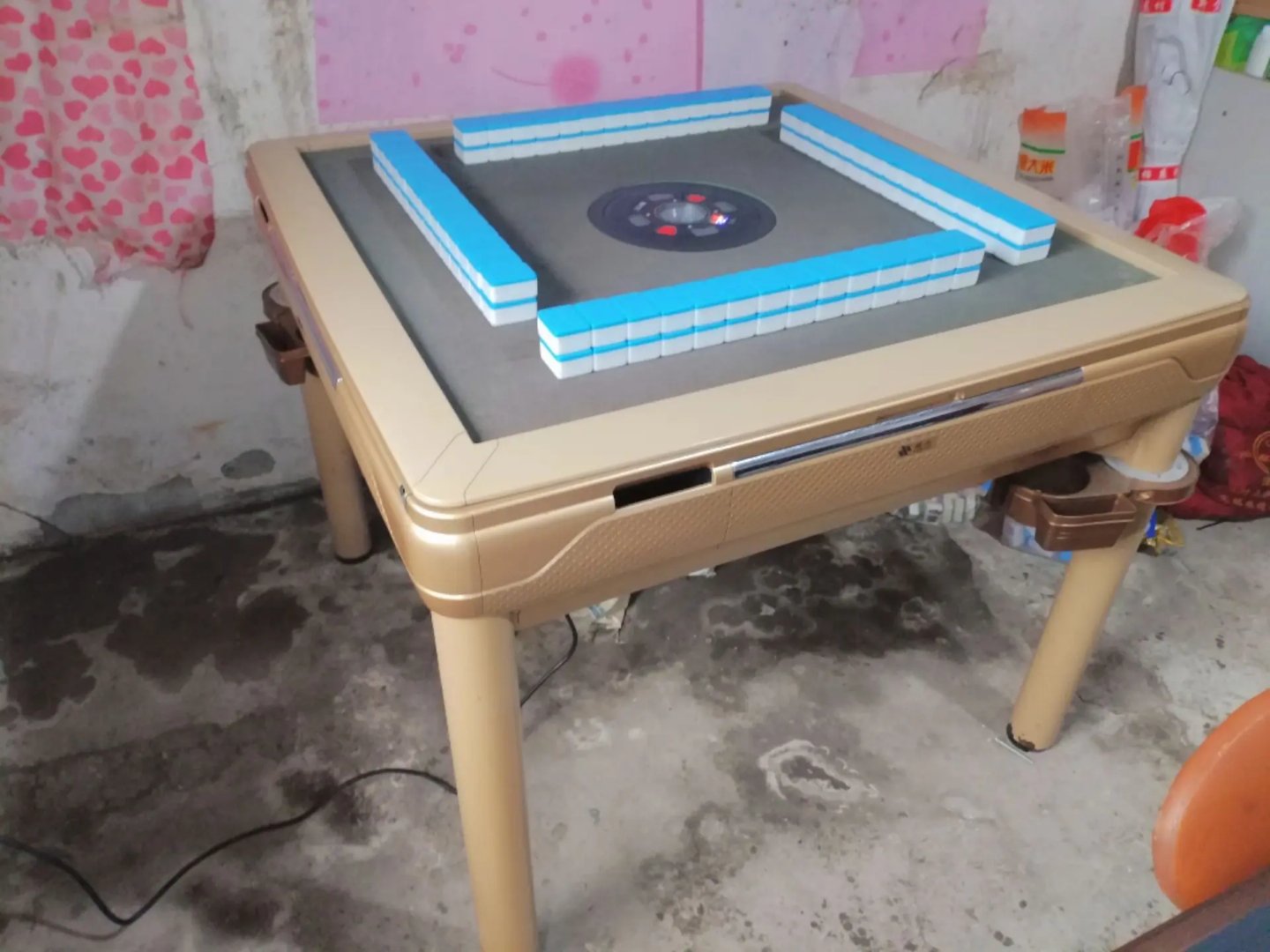 闲置不用  雀友麻将机   成色完美 48大牌   112张  无拆无修   先到