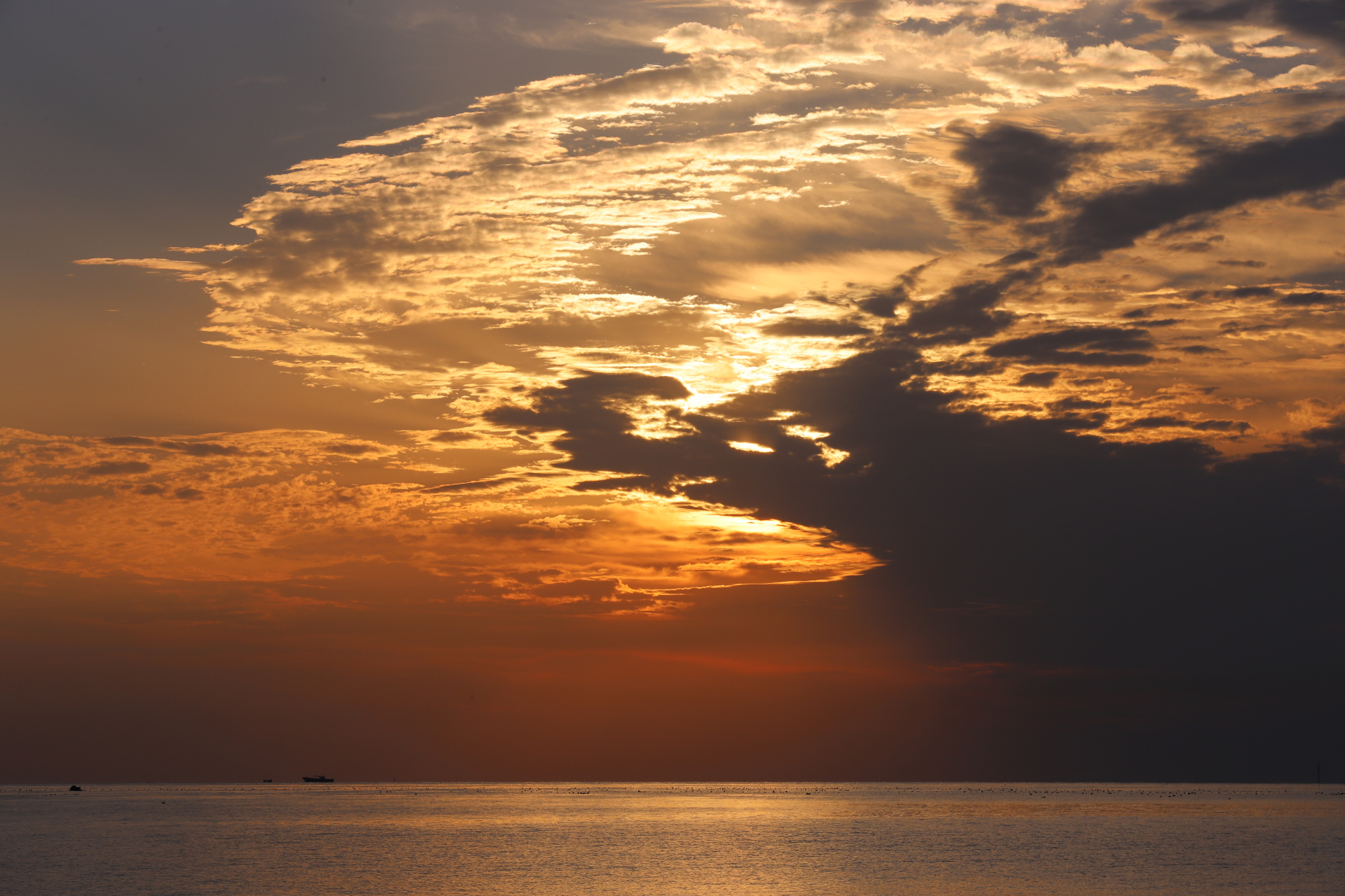 朝阳#  93 邂逅一场绝美日出,瞬间被治愈啦!