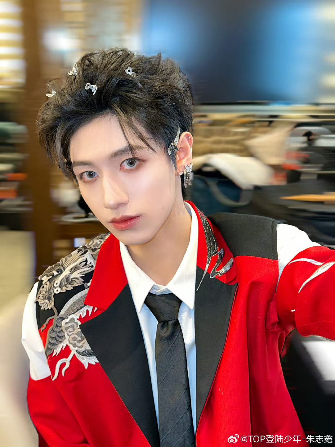 时代峰峻澳门演唱会音乐会三代登陆少年最帅朱志鑫张极张泽禹左航