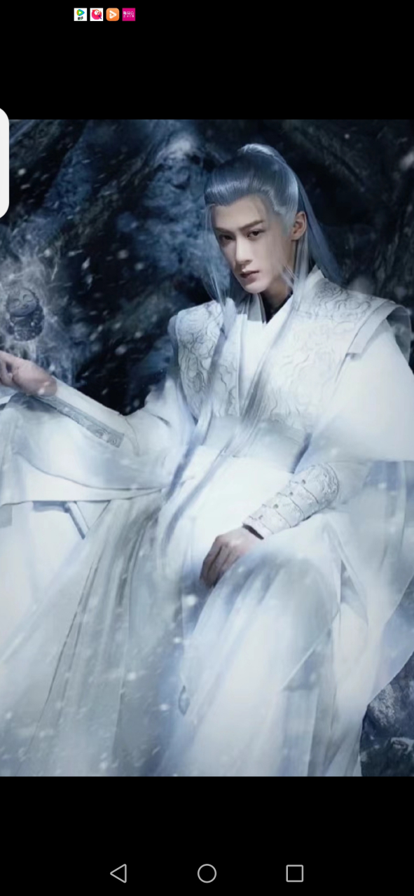 相柳是理想,是万千少女心目中的白马王子,袭一身白衣,仙发飘飘,乘一只