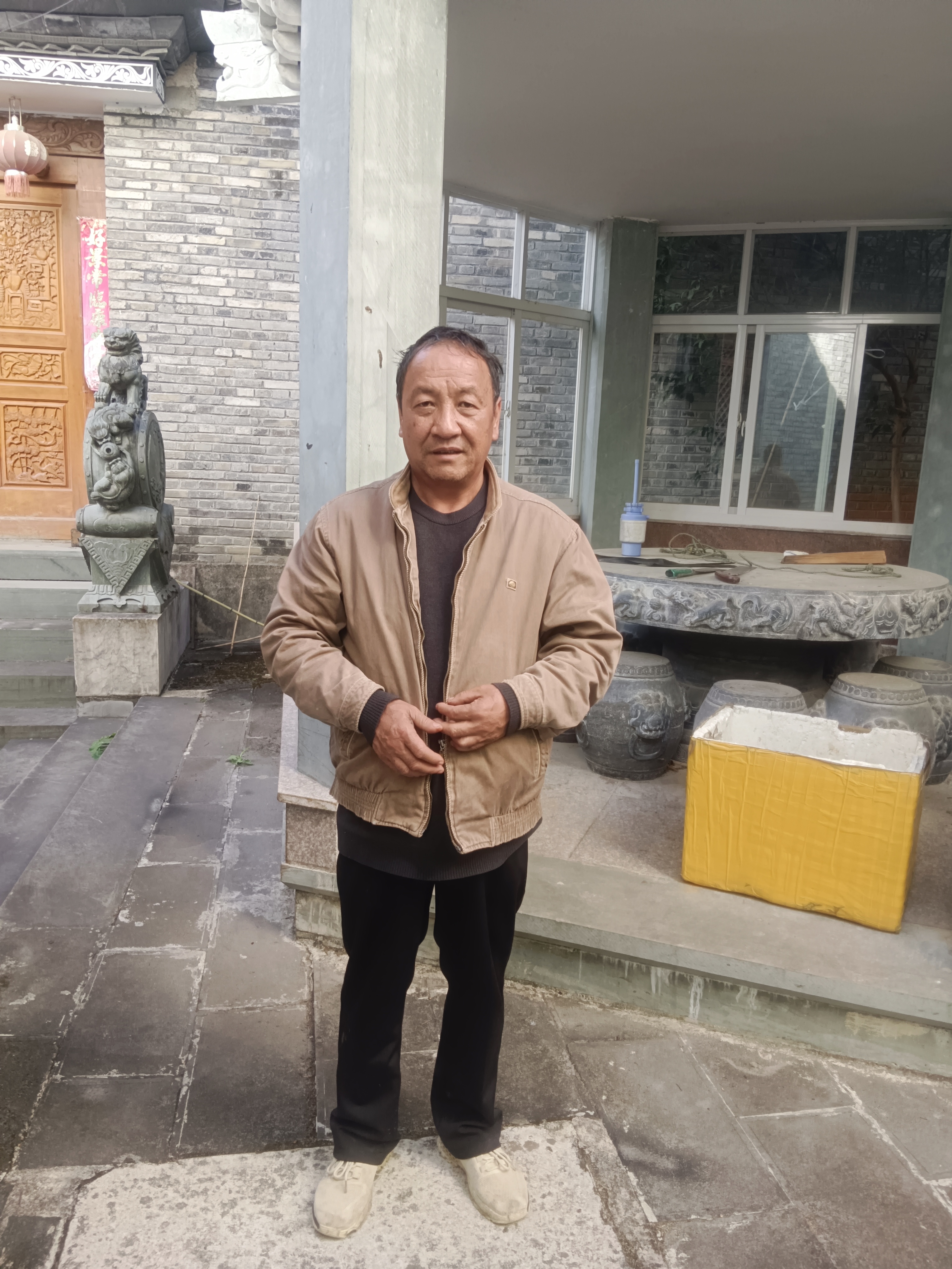 在我母亲离世后,我怀着沉重的心情