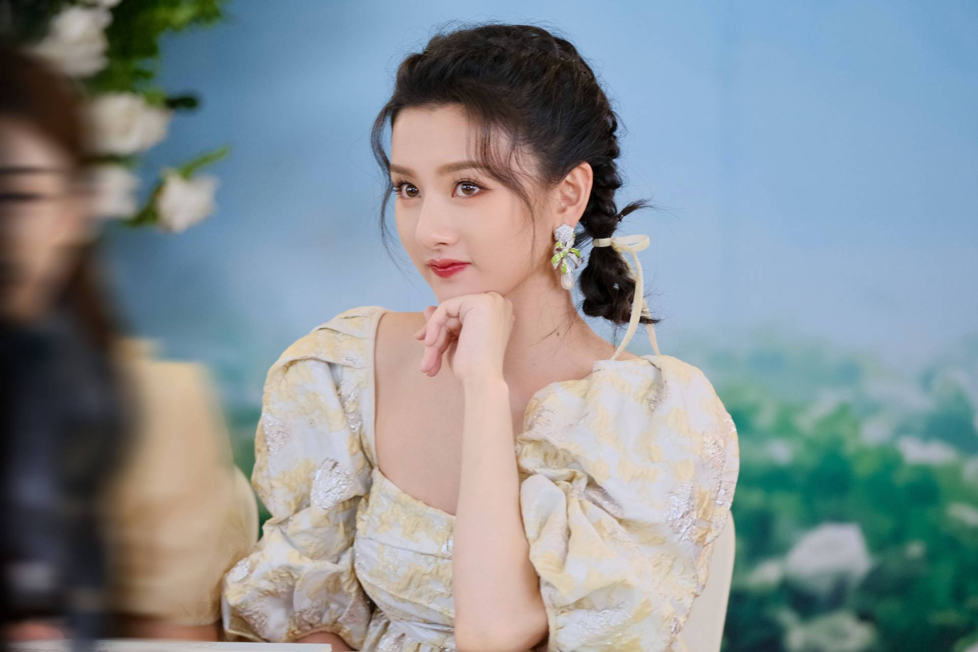 1,檀健次接了《猎罪图鉴2》,不过涨上去的片酬都