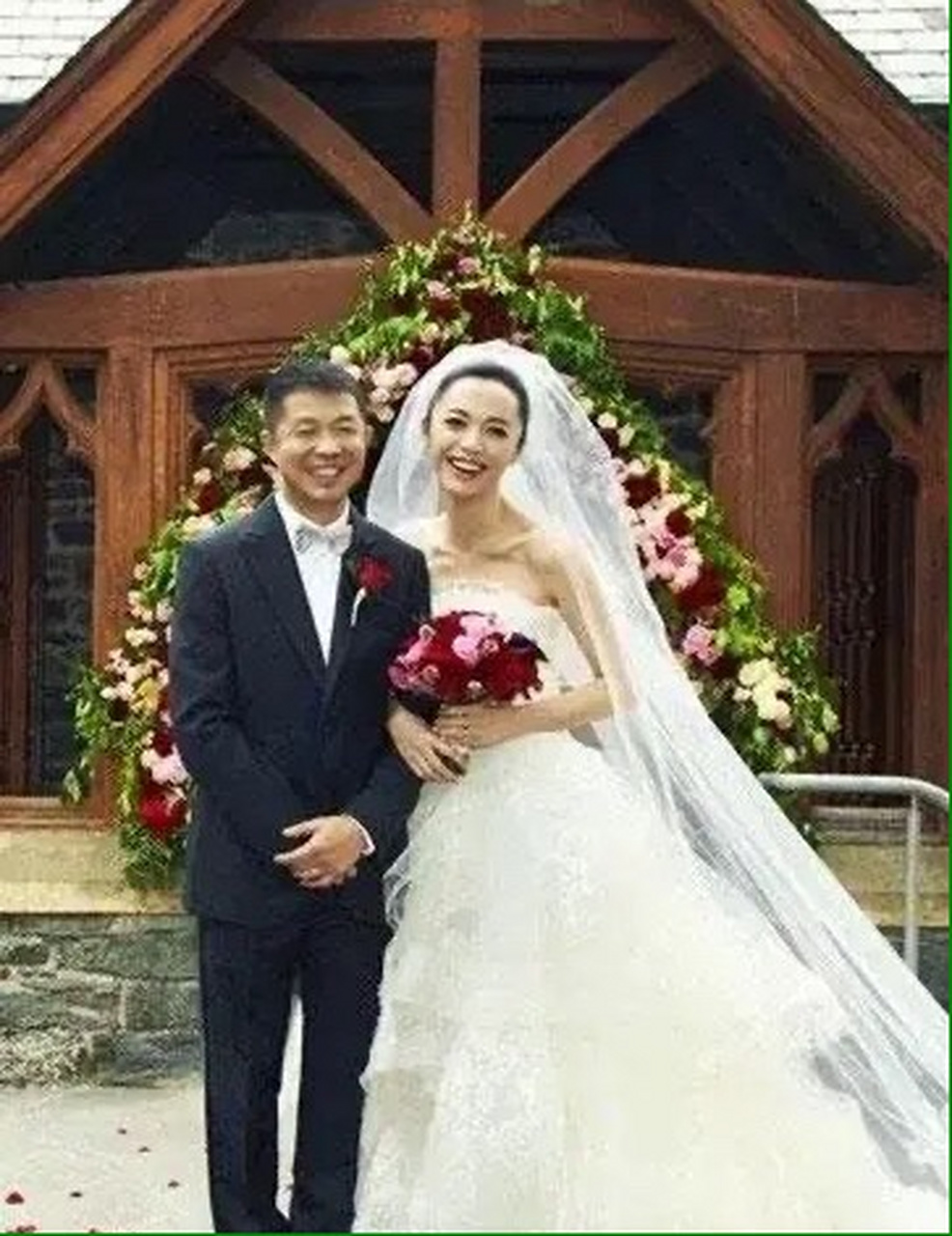 娛樂大爆料# 12年,姚晨和曹鬱結婚,此時的姚晨已經是二婚,可婚後的吵