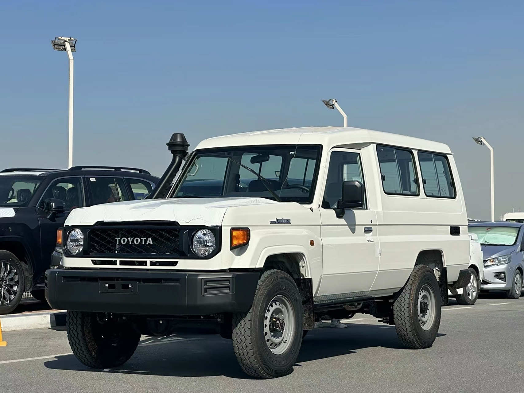 24款丰田lc78自动档02白色 汽油024.