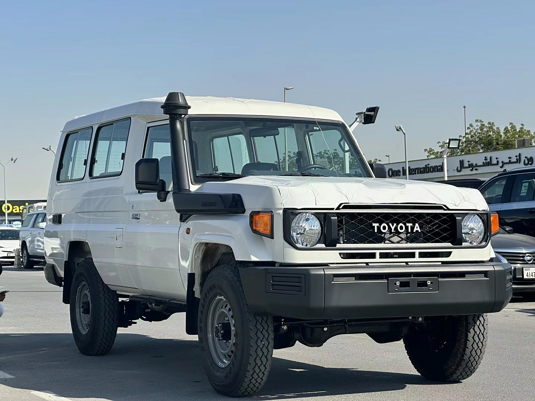 24款丰田lc78自动档02白色 汽油024.