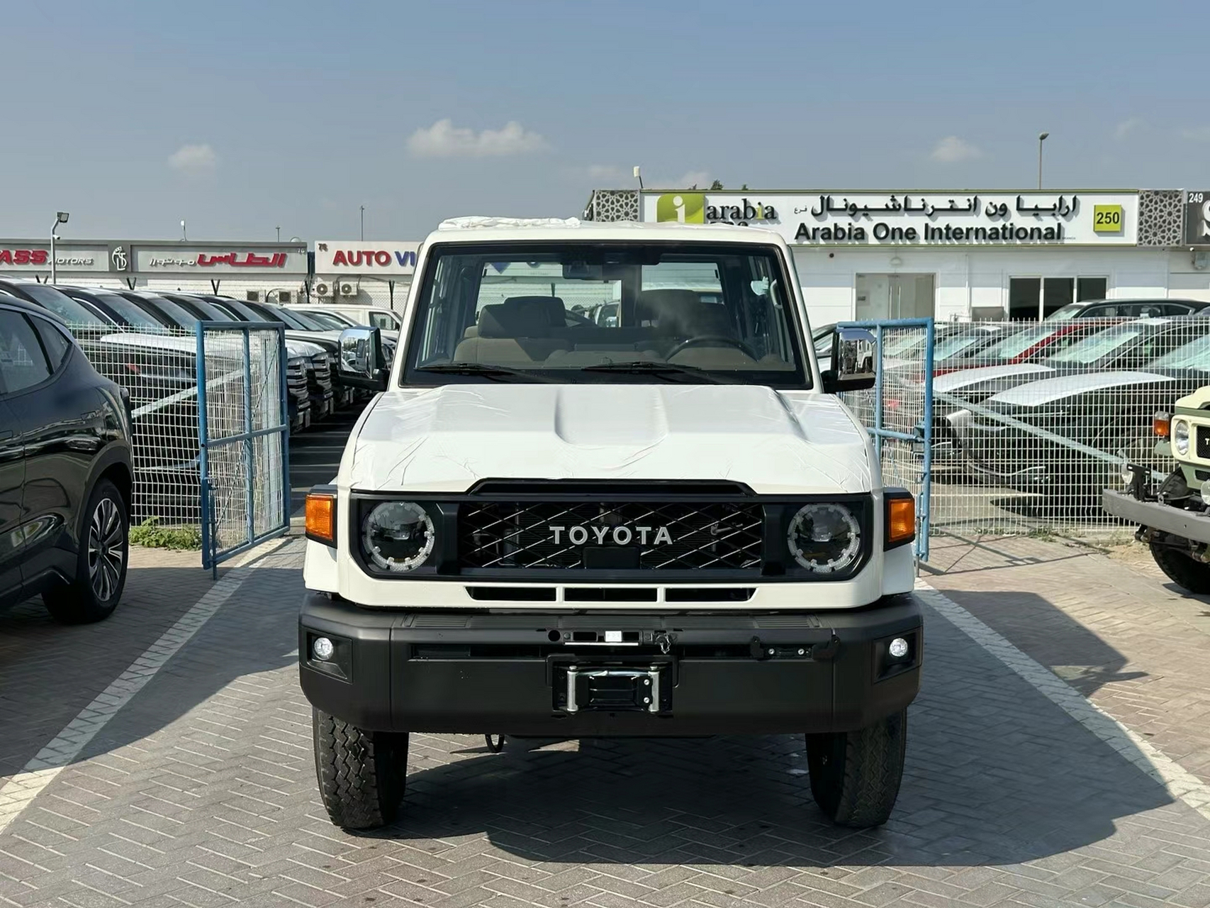 24款丰田lc71柴油2.8自动档,带led梅花灯