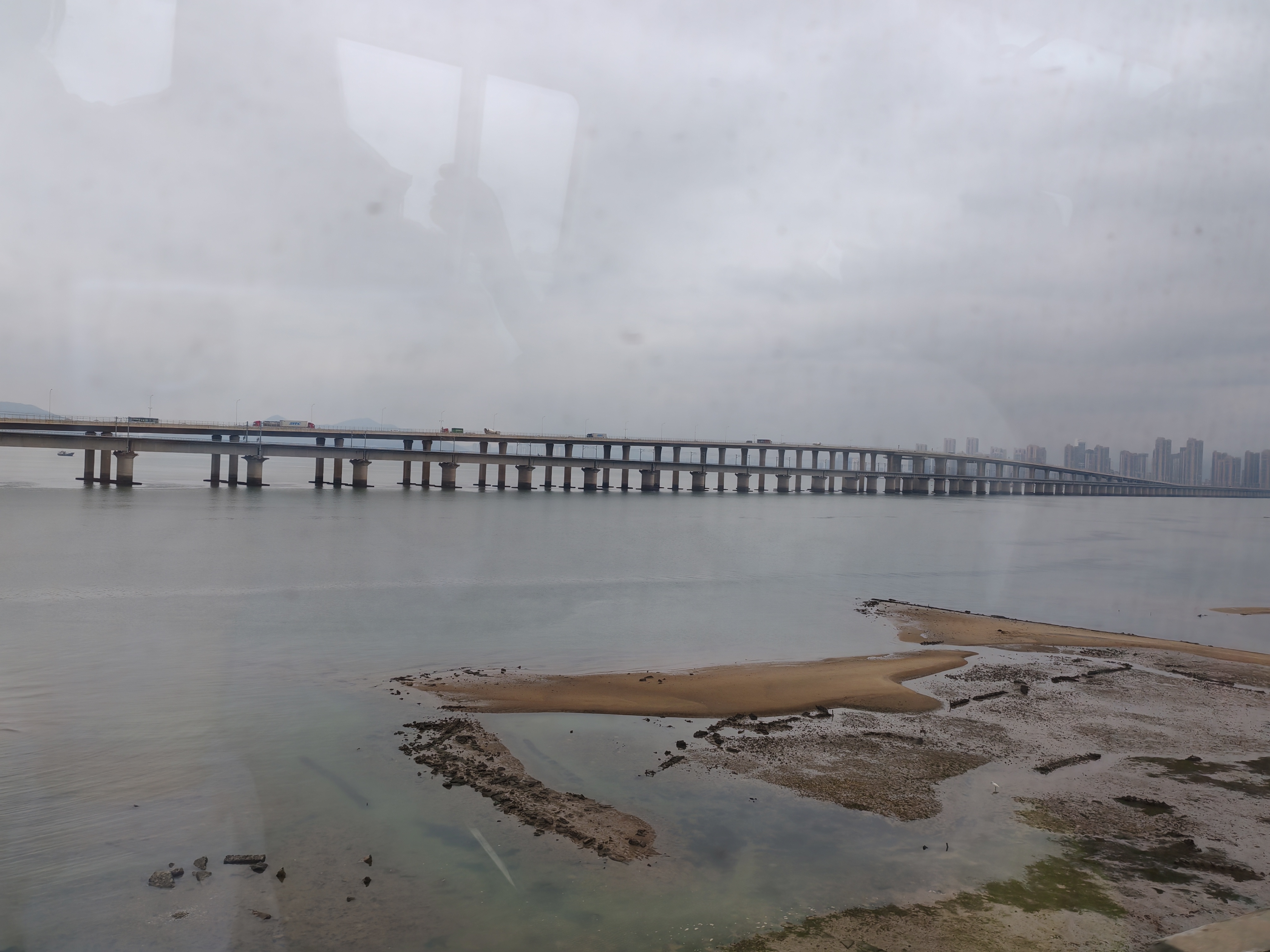 厦门地铁1号蓝天碧海飞白鹭,最美跨海地铁.