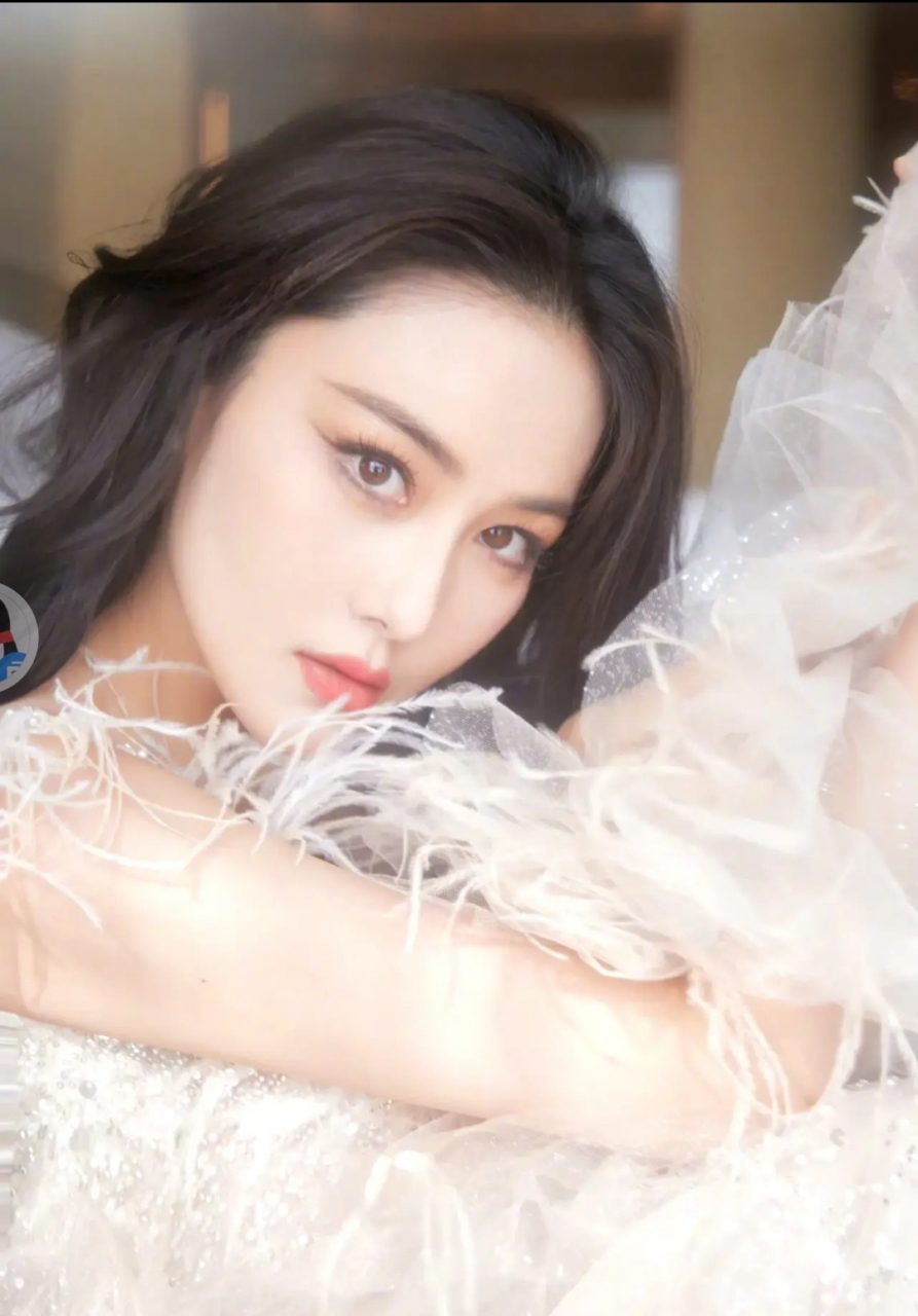 张馨予和范冰冰无疑是最耀眼的两位美女.