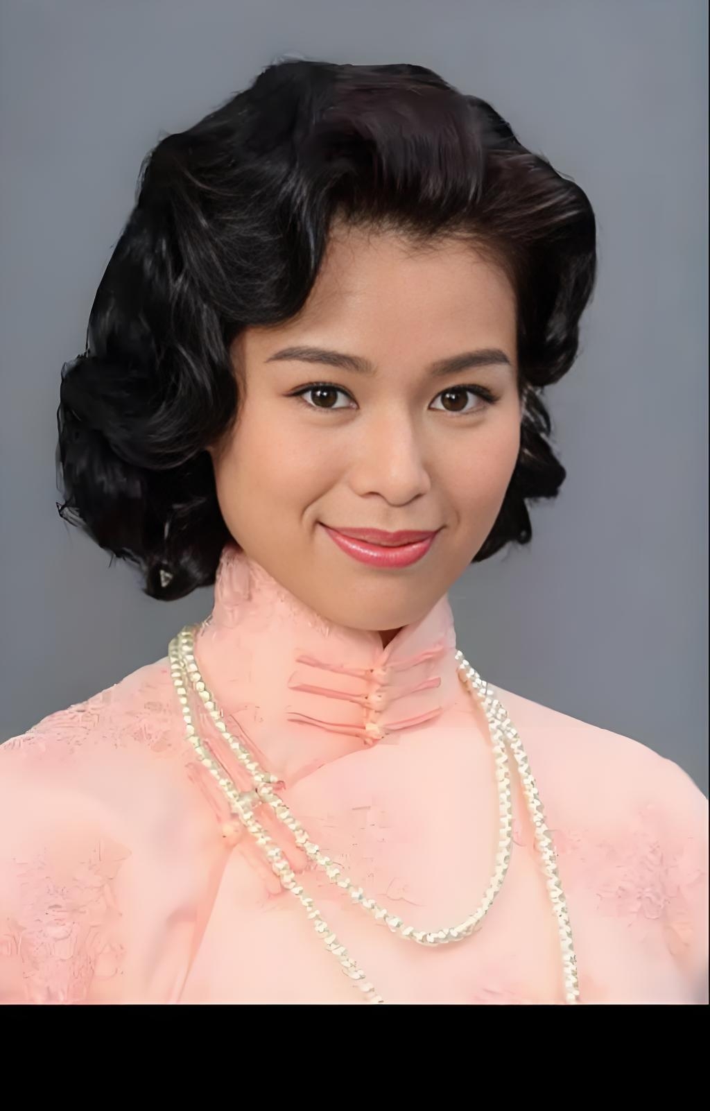 看看佘诗曼,蔡少芬,内地捞金高手,胡杏儿也不赖