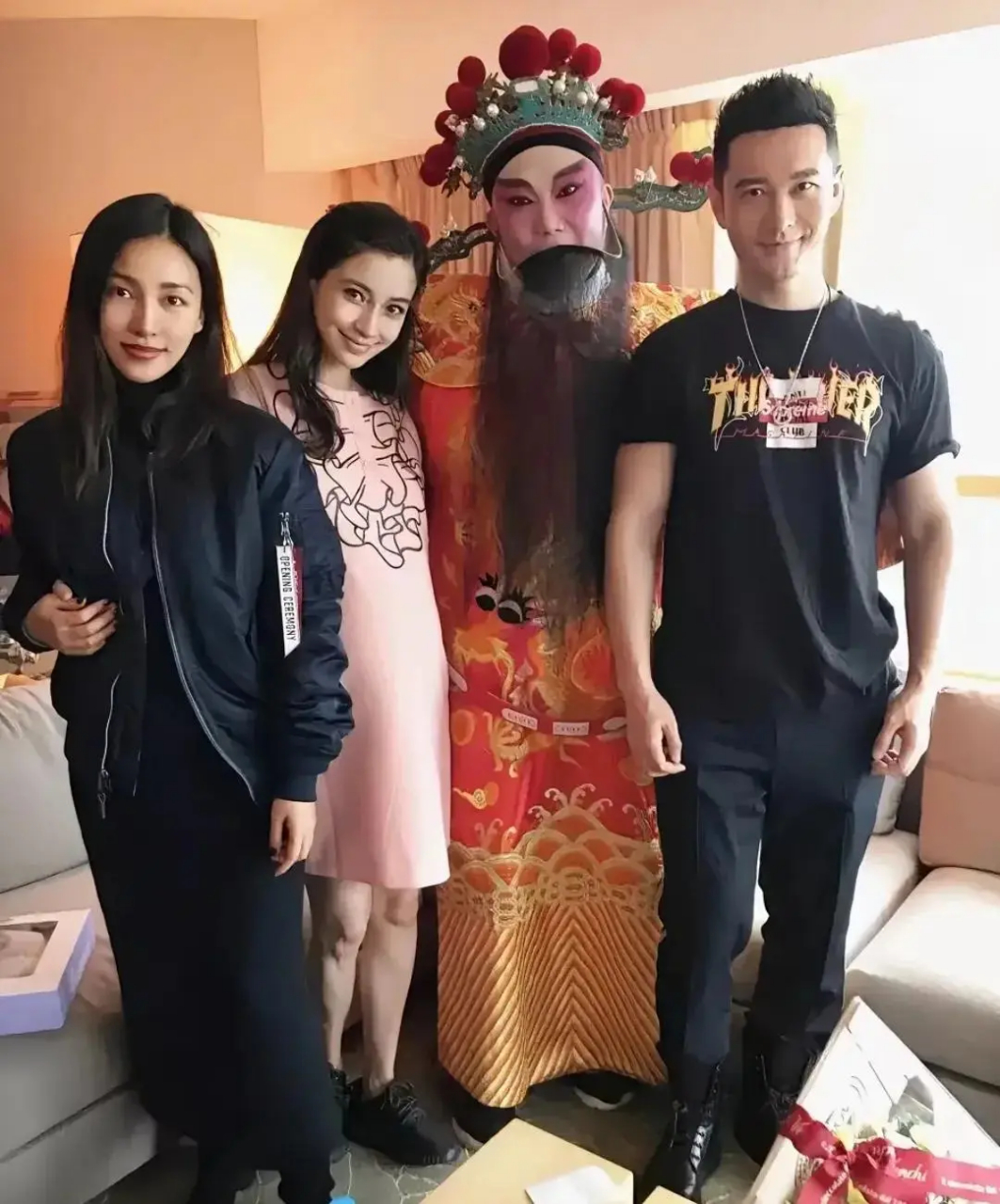 杨颖的怀孕照曝光了,而且还是罕见的哦!