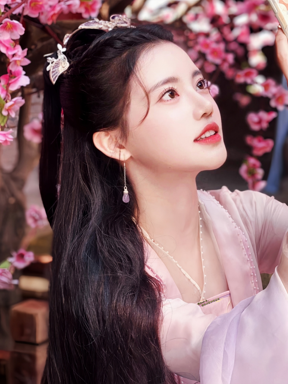 孙珍妮"七尾狐妖"之后还有两部待播古装剧78 妆造都很漂亮,一部是