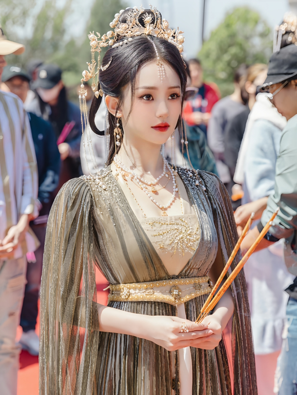 新剧朝歌赋女主的妆造和服化道也太好看了吧, 感觉这剧里女演员的妆造