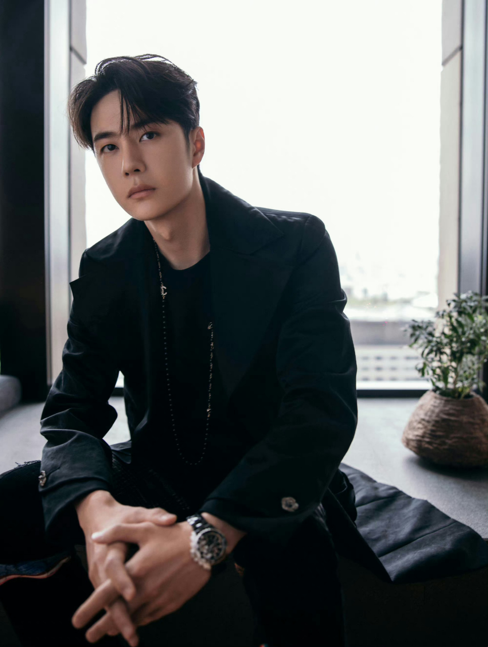 王一博方否认将演《六姊妹》,还是期待王一博的待播剧《长风破浪》吧