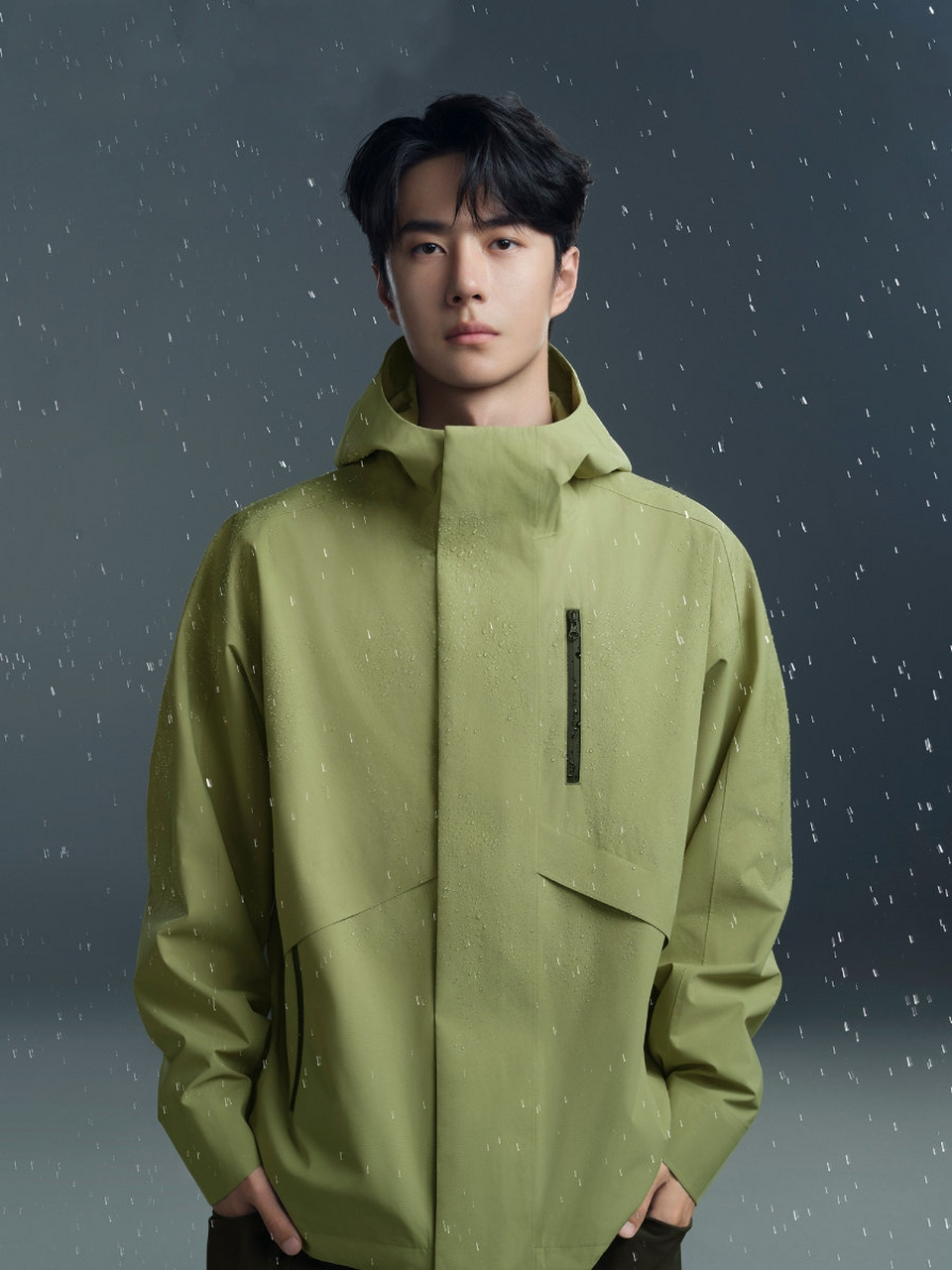 王一博# 秋天来了,王一博最新穿搭来了,蕉内全新防晒外套,轻松拿捏