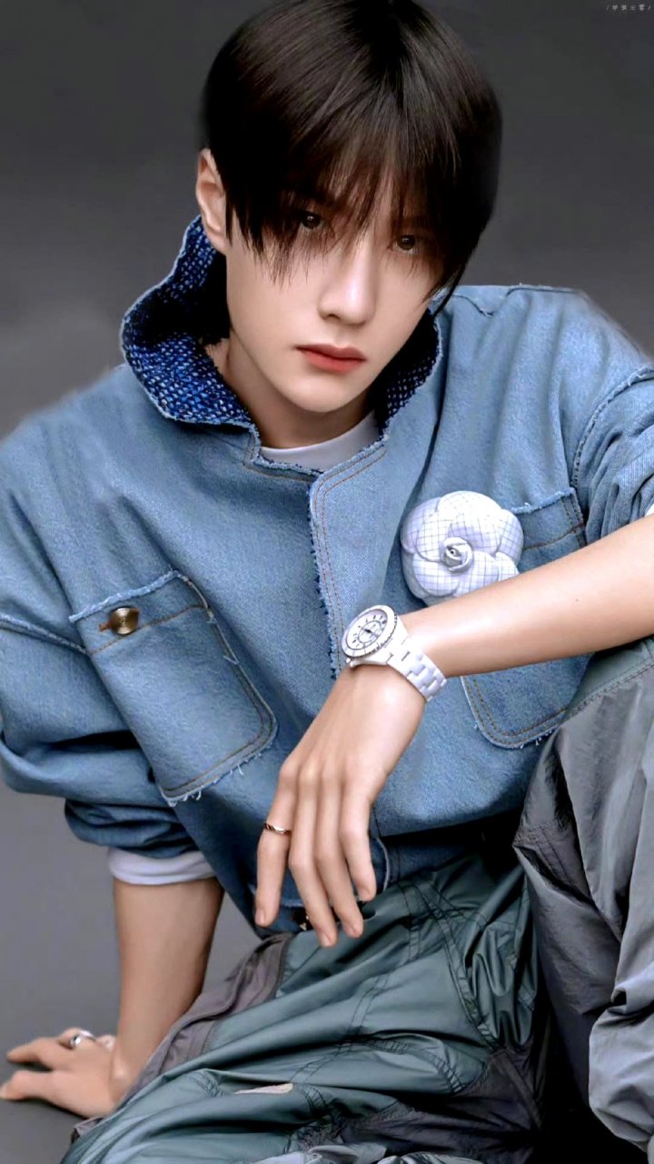 王一博# 王一博elle杂志封面,穿着香奈儿的潮酷男孩 67