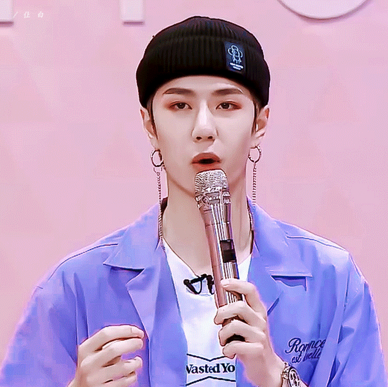 王一博# 《创造101》导师王一博,有着与生俱来的舞蹈天赋和多年衔舞