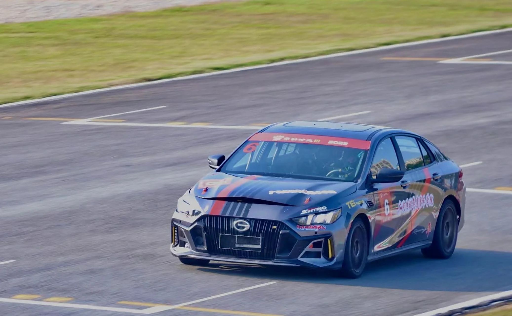 娱乐最前沿##王一博#王一博真的干一行牛一行,短短时间,以全部满分